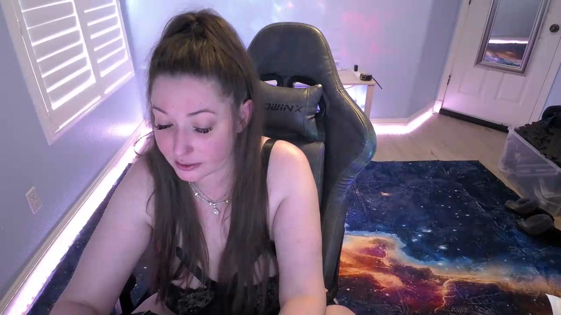 Gallery image thumbnail from nikki_haze's myfreecams stream on, 06/14/2026, 19:02 image 10 of 20
