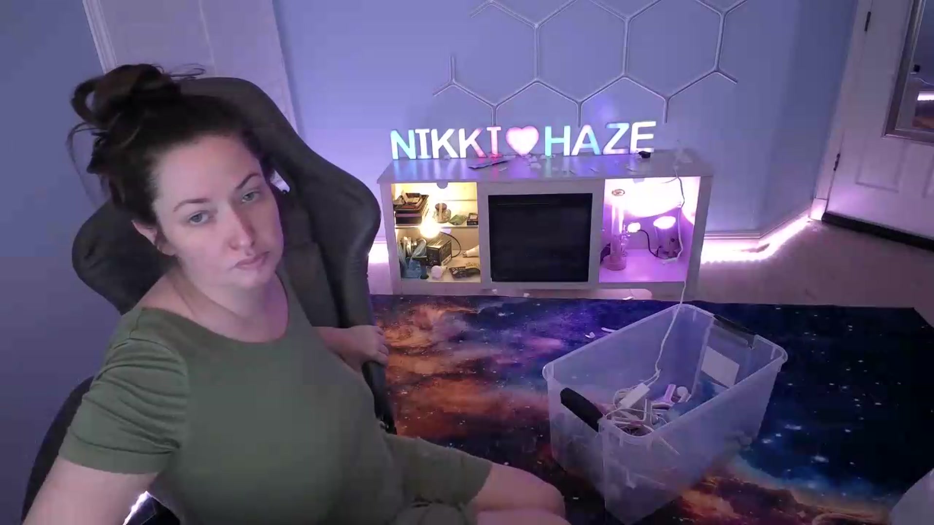 Gallery image thumbnail from nikki_haze's myfreecams stream on, 07/22/2026, 10:54 image 12 of 20
