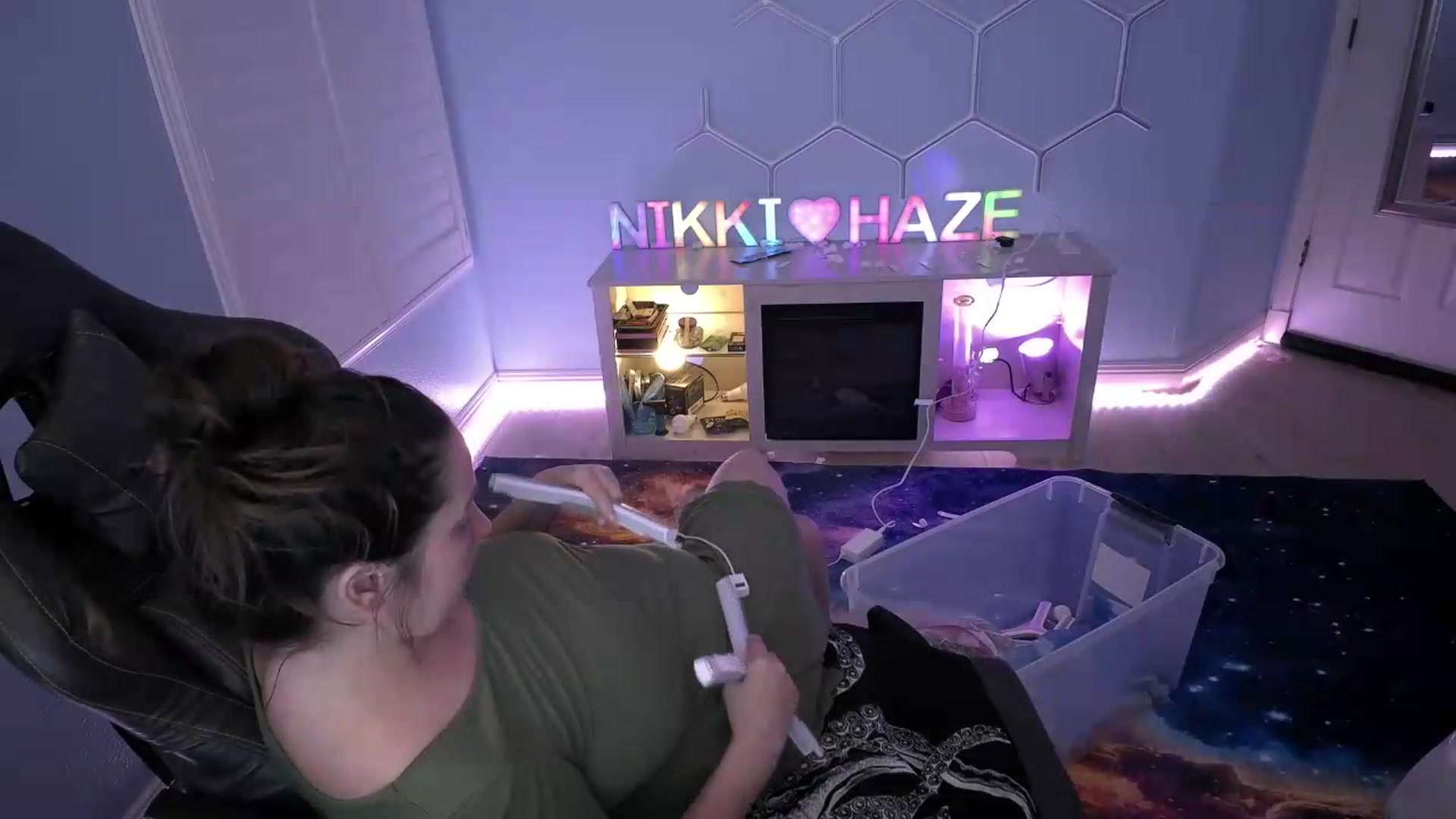 Gallery image thumbnail from nikki_haze's myfreecams stream on, 07/22/2026, 10:54 image 11 of 20