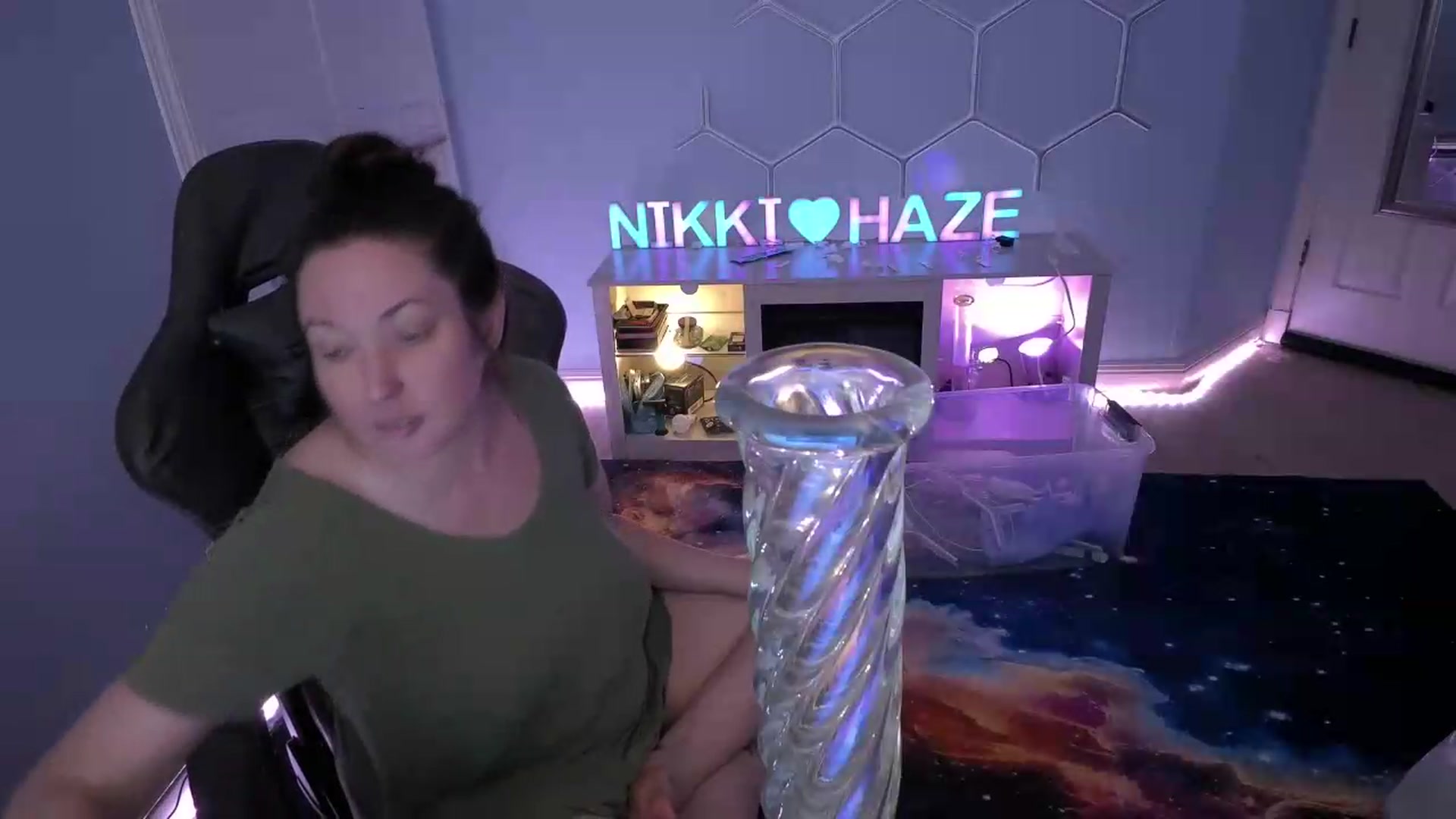 Gallery image thumbnail from nikki_haze's myfreecams stream on, 07/22/2026, 10:54 image 15 of 20