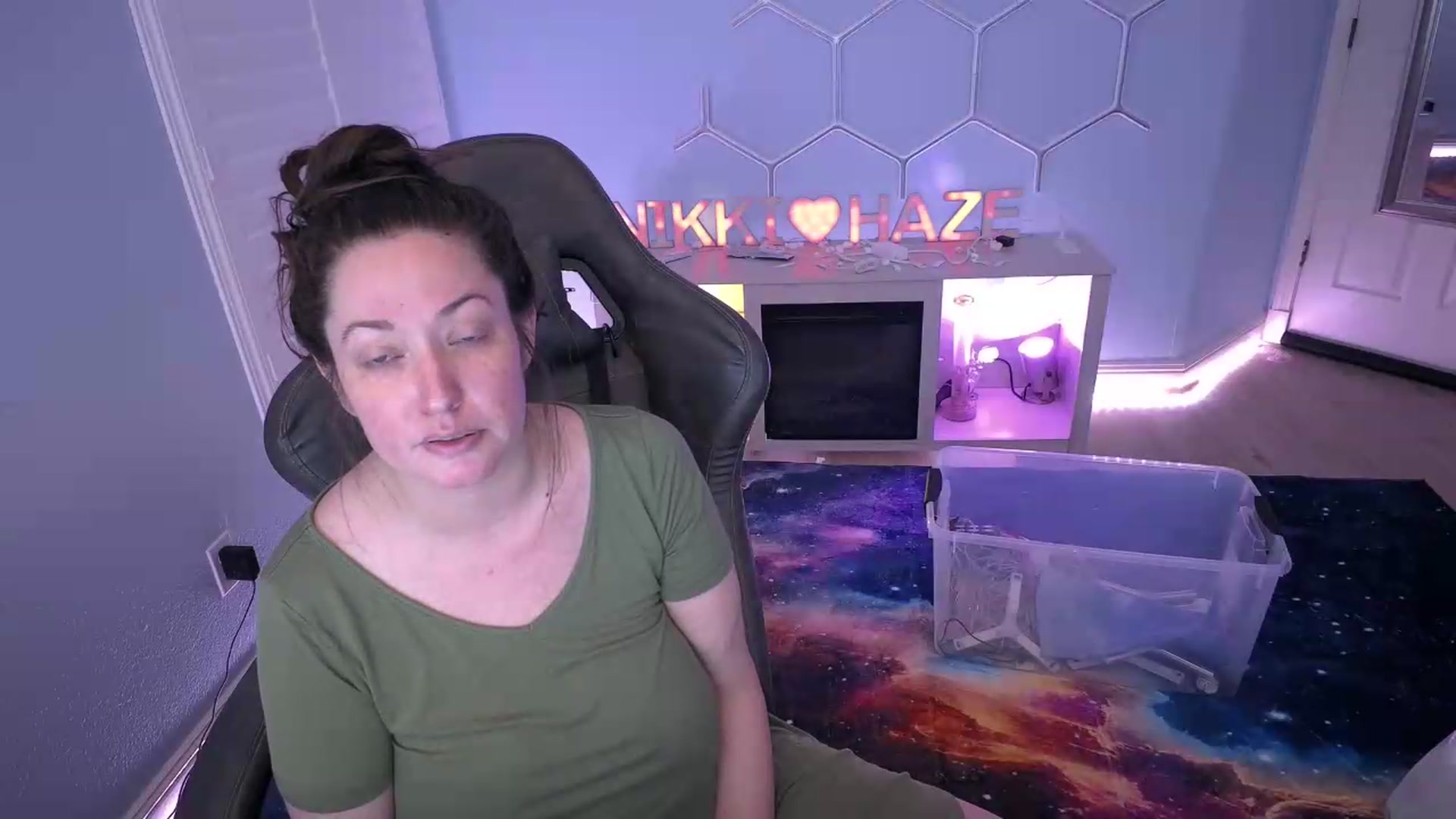 Gallery image thumbnail from nikki_haze's myfreecams stream on, 07/22/2026, 10:54 image 10 of 20