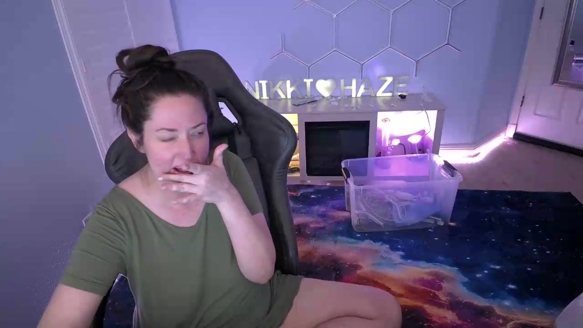 Gallery image thumbnail from nikki_haze's myfreecams stream on, 07/22/2026, 10:54 image 13 of 20