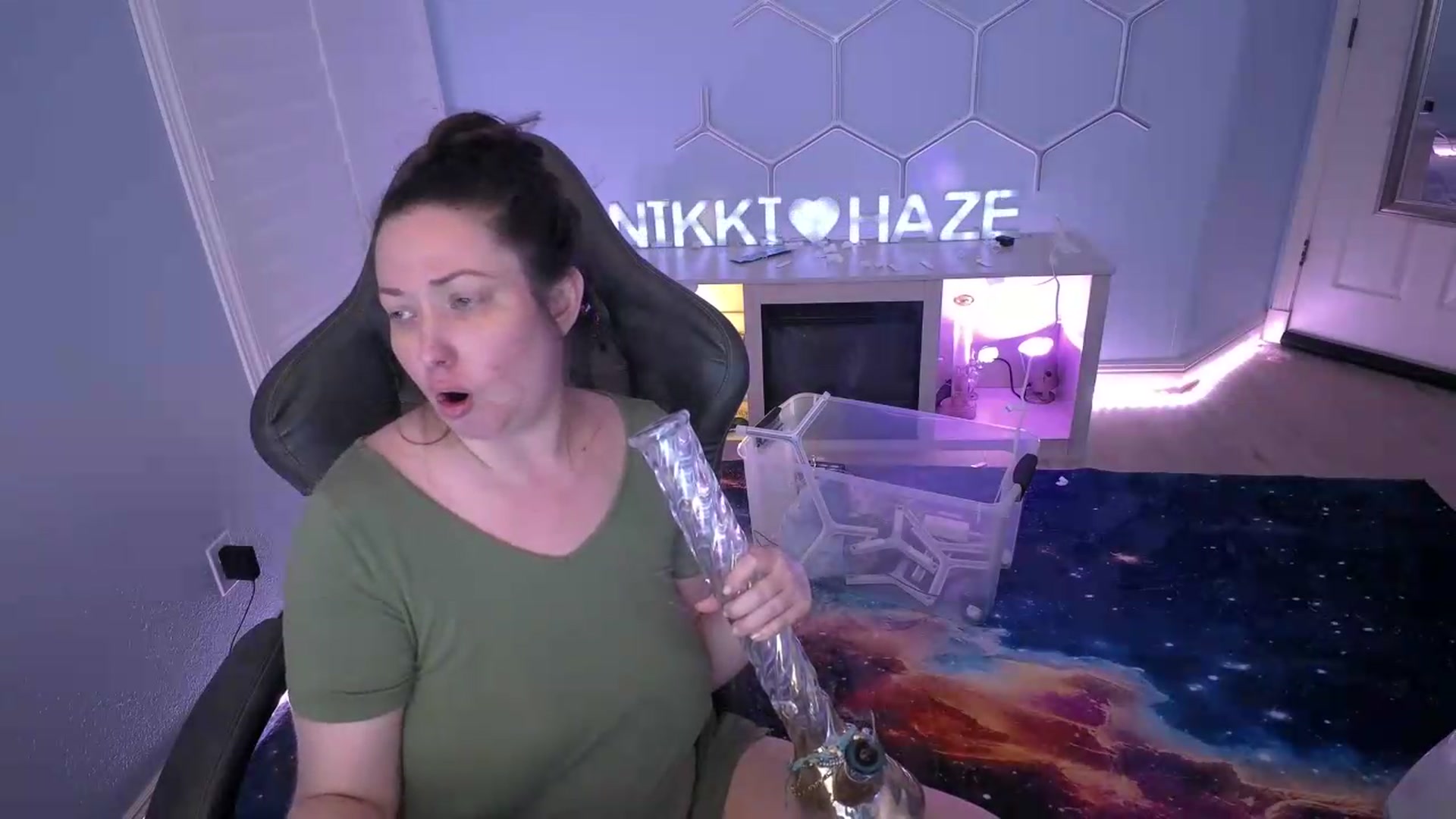 Gallery image thumbnail from nikki_haze's myfreecams stream on, 07/22/2026, 10:54 image 17 of 20