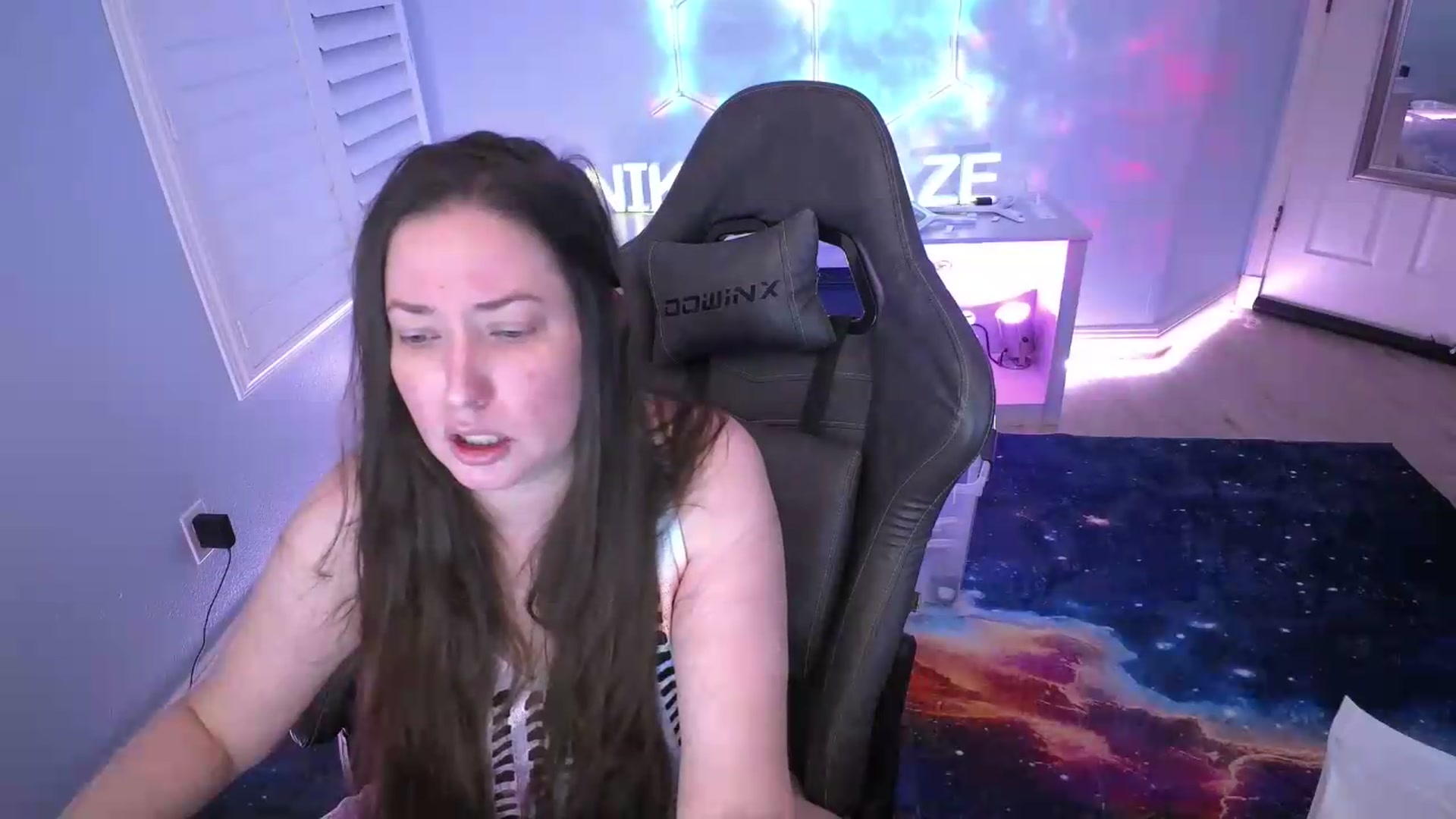 Gallery image thumbnail from nikki_haze's myfreecams stream on, 07/23/2026, 09:00 image 2 of 20