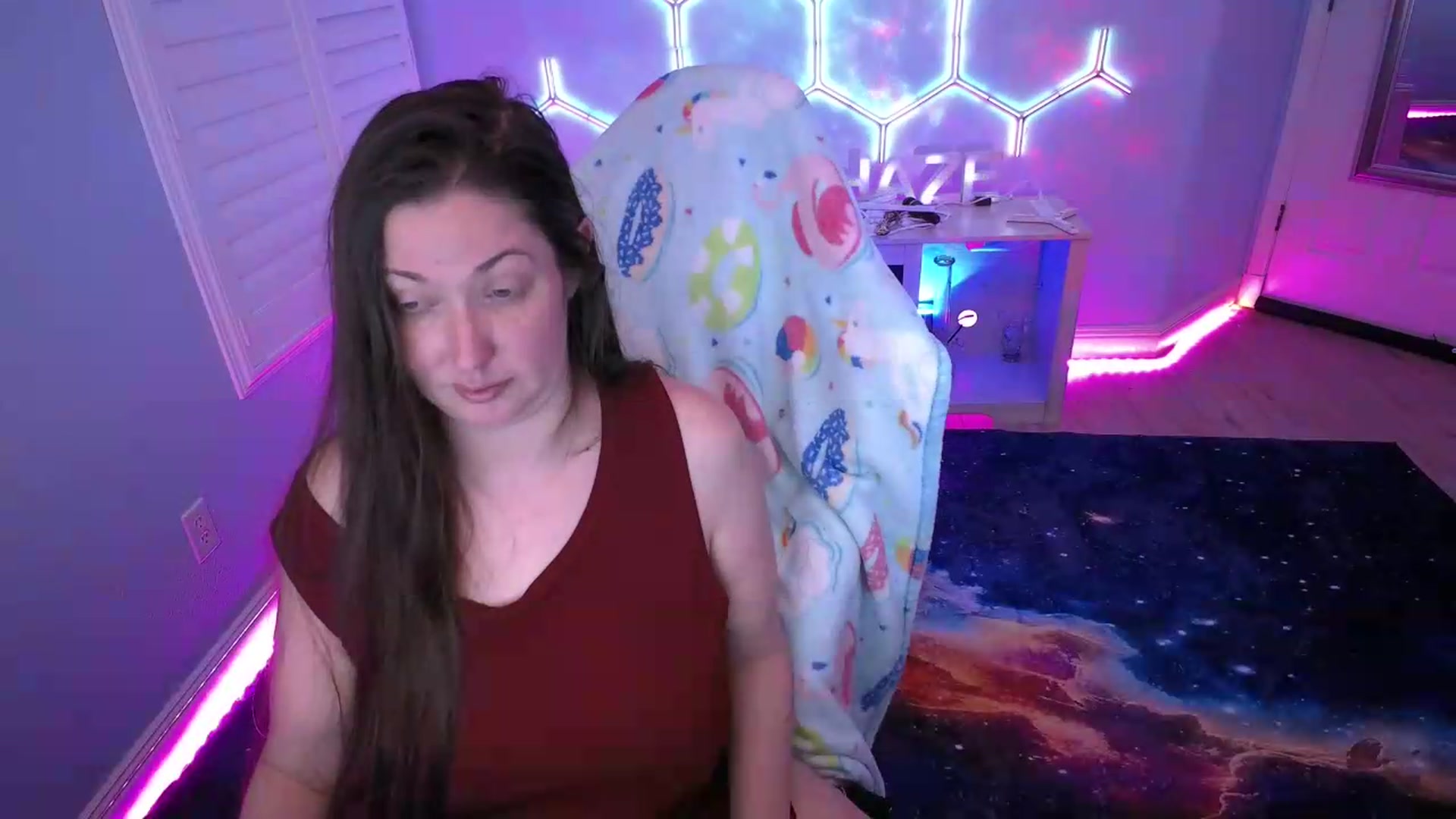 Gallery image thumbnail from nikki_haze's myfreecams stream on, 07/26/2026, 11:59 image 12 of 20