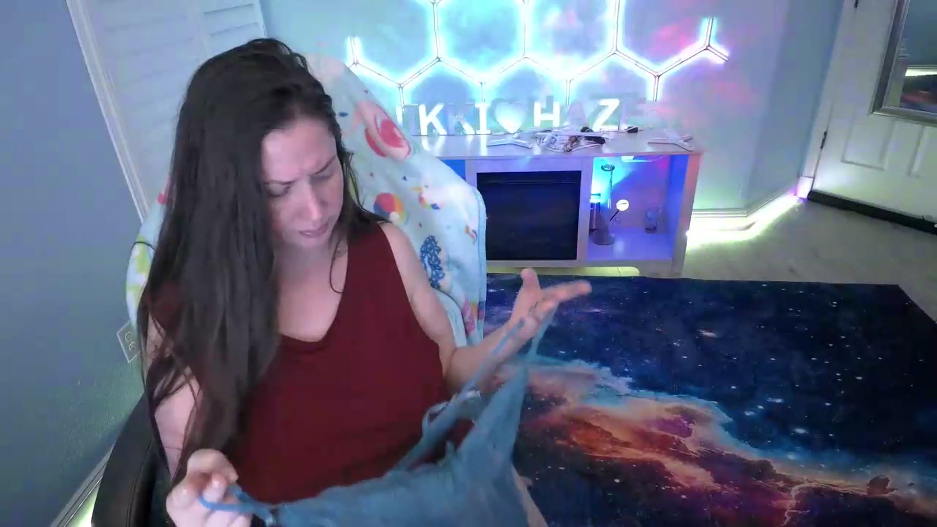 Gallery image thumbnail from nikki_haze's myfreecams stream on, 07/26/2026, 11:59 image 17 of 20