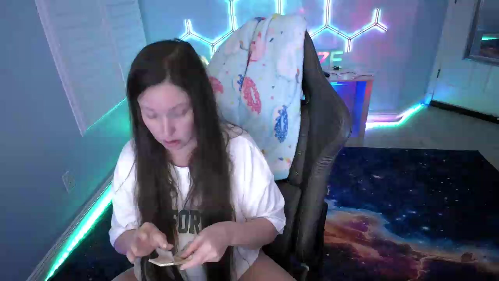 Gallery image thumbnail from nikki_haze's myfreecams stream on, 07/27/2026, 10:48 image 6 of 20