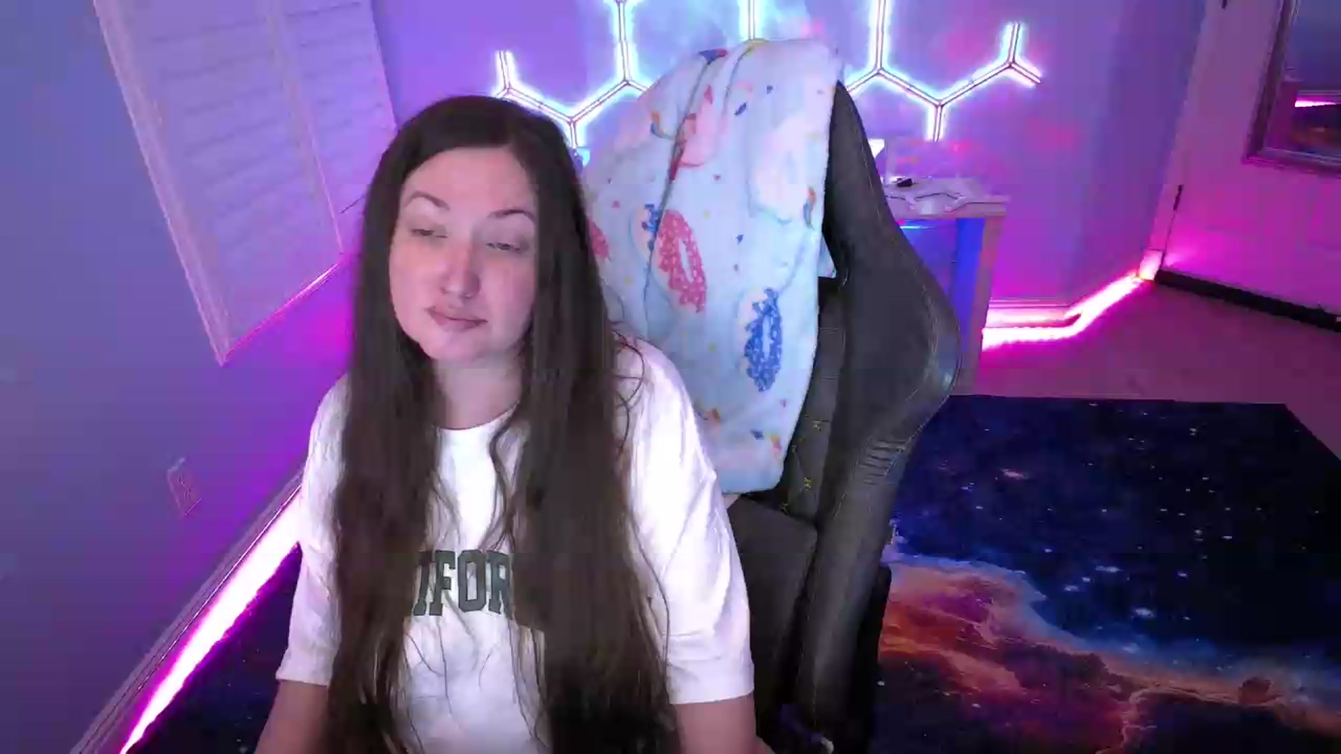 Gallery image thumbnail from nikki_haze's myfreecams stream on, 07/27/2026, 10:48 image 8 of 20
