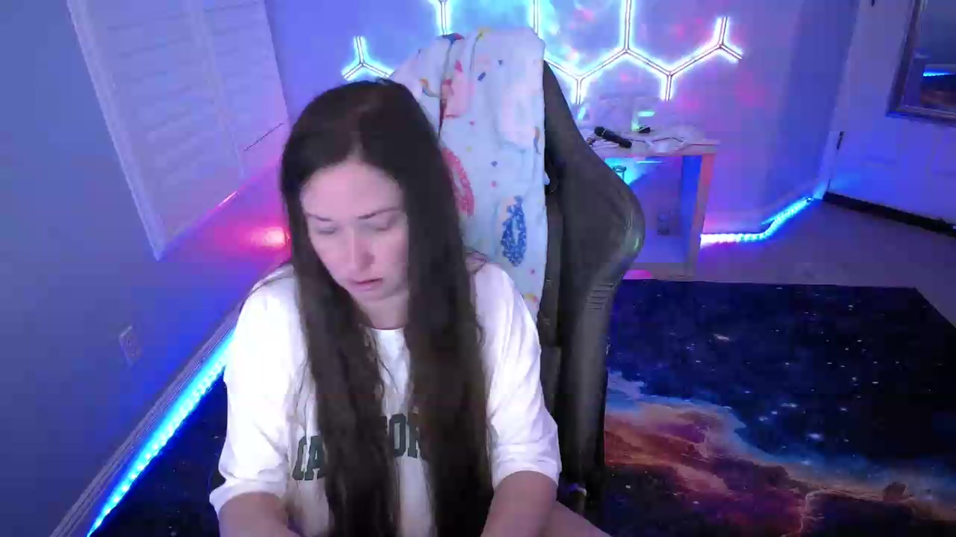 Gallery image thumbnail from nikki_haze's myfreecams stream on, 07/27/2026, 10:48 image 5 of 20