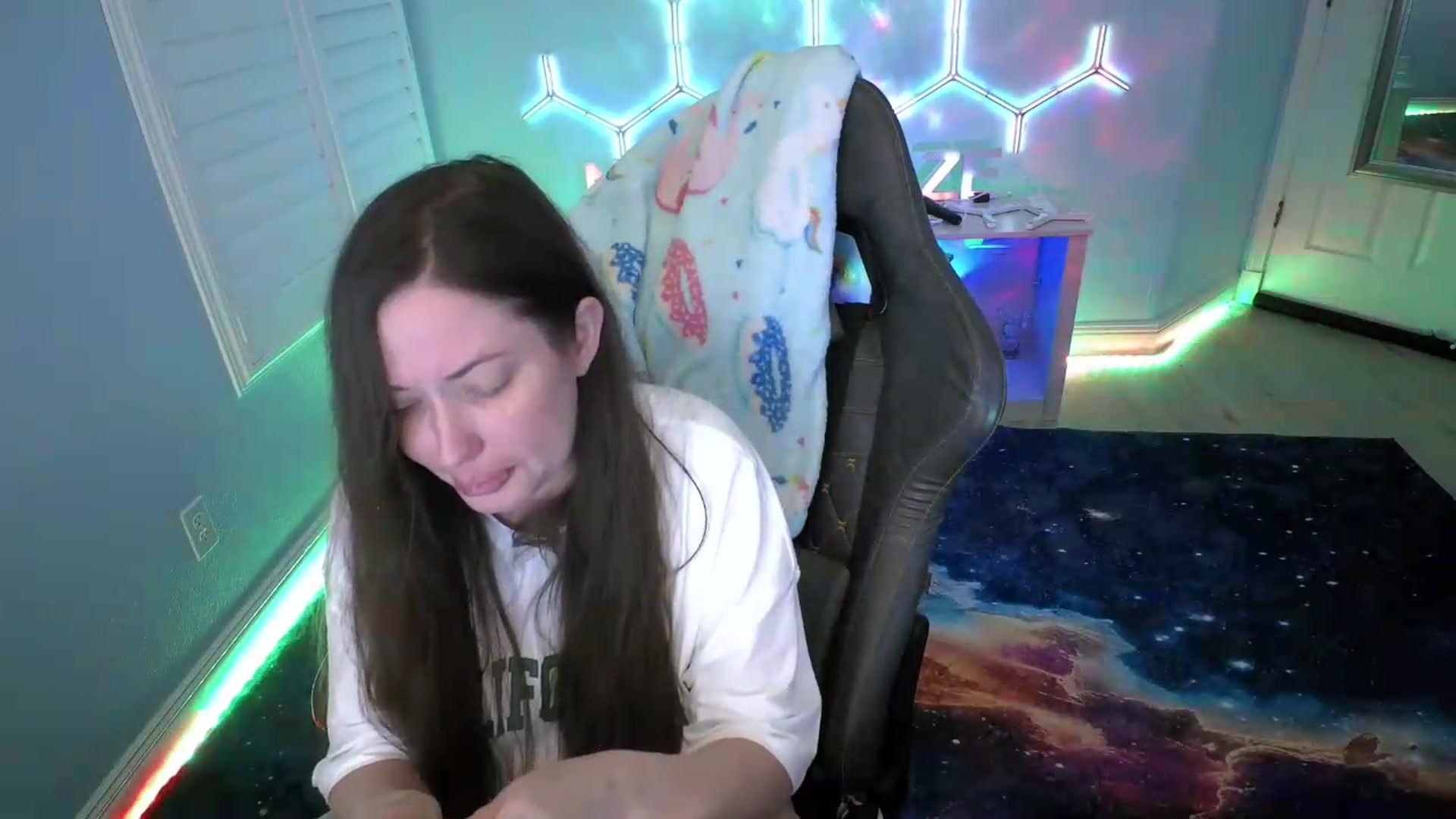 Gallery image thumbnail from nikki_haze's myfreecams stream on, 07/27/2026, 10:48 image 20 of 20