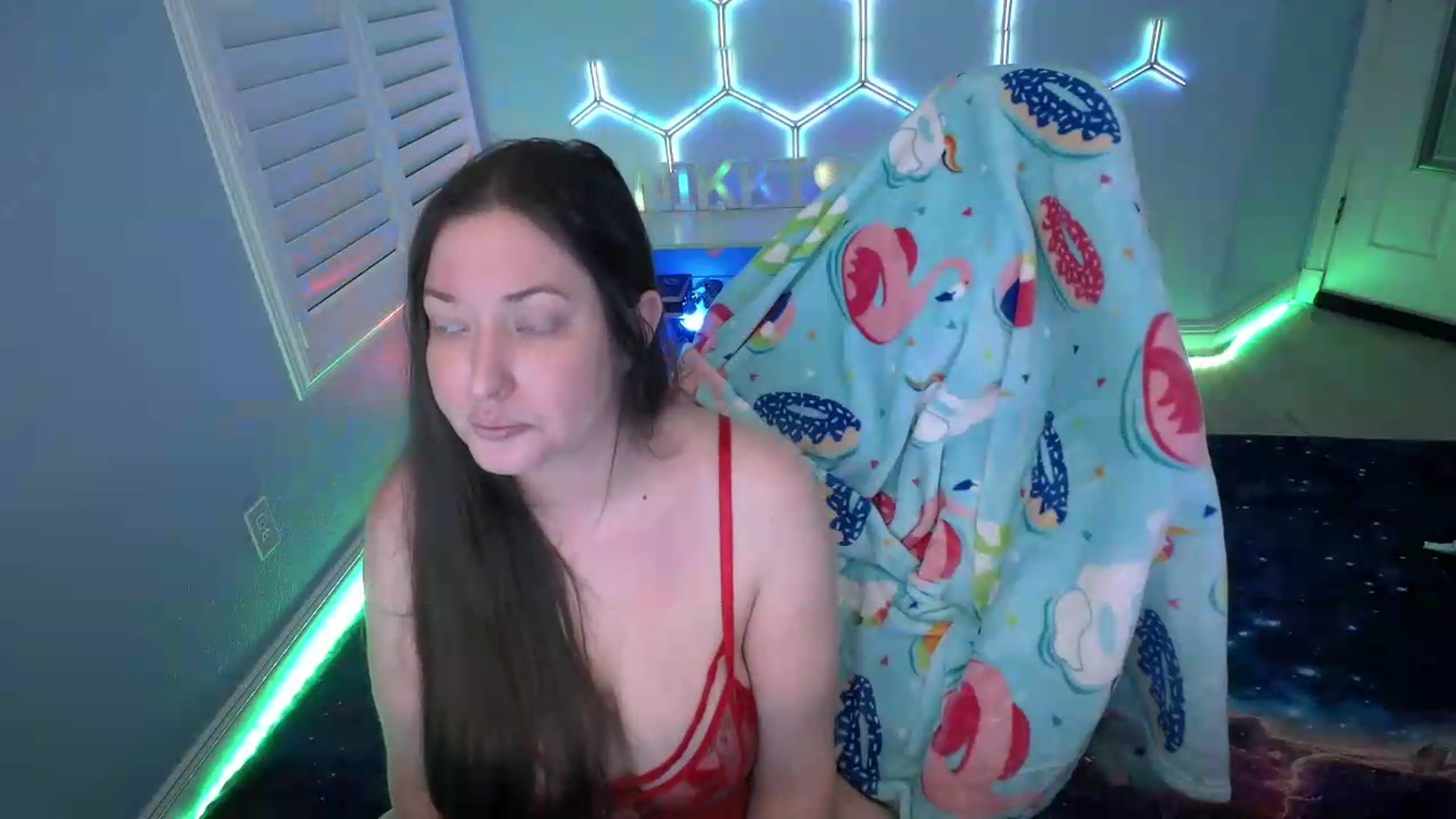 Gallery image thumbnail from nikki_haze's myfreecams stream on, 07/31/2026, 11:45 image 10 of 20