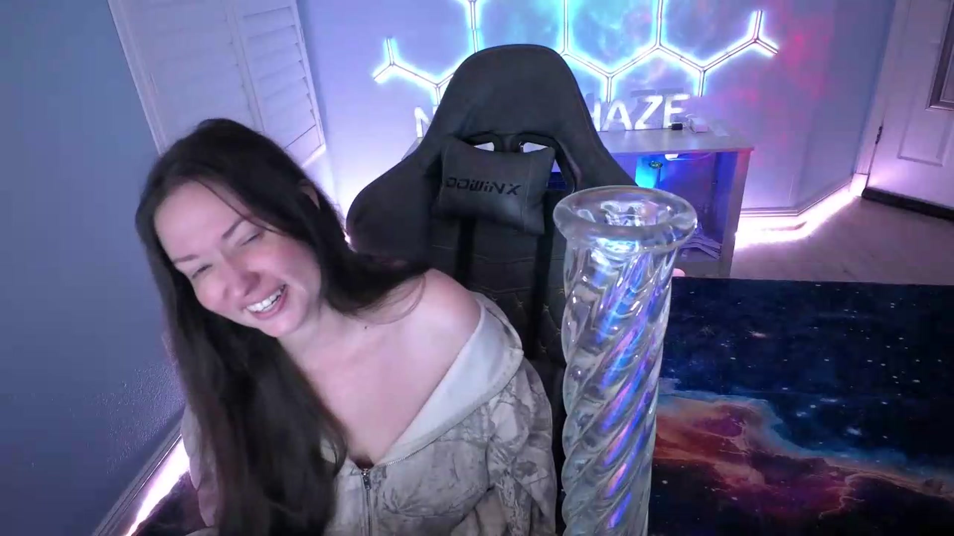 Gallery image thumbnail from nikki_haze's myfreecams stream on, 08/03/2026, 13:00 image 8 of 20