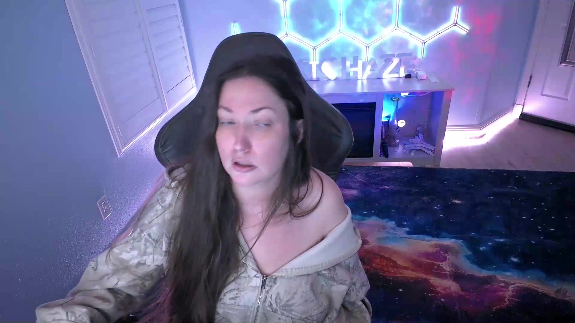 Gallery image thumbnail from nikki_haze's myfreecams stream on, 08/03/2026, 13:00 image 16 of 20