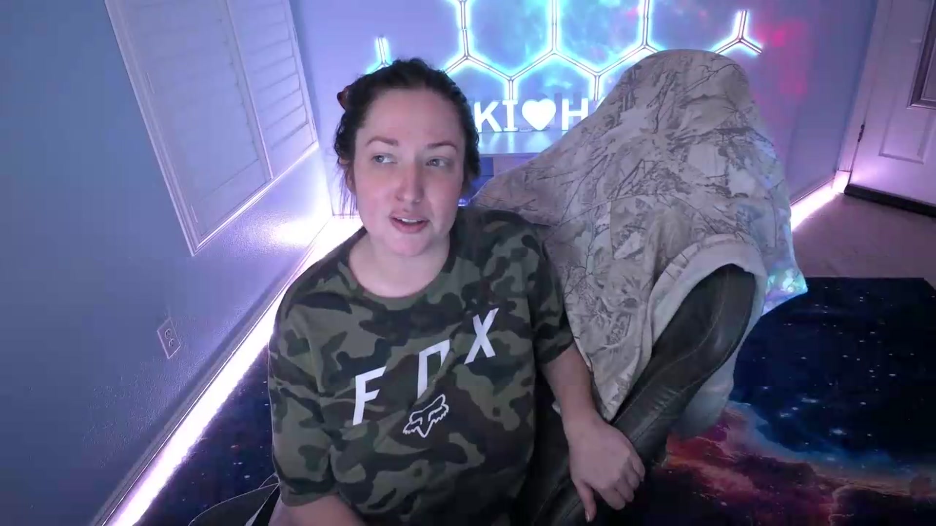 Gallery image thumbnail from nikki_haze's myfreecams stream on, 08/04/2026, 11:53 image 7 of 20
