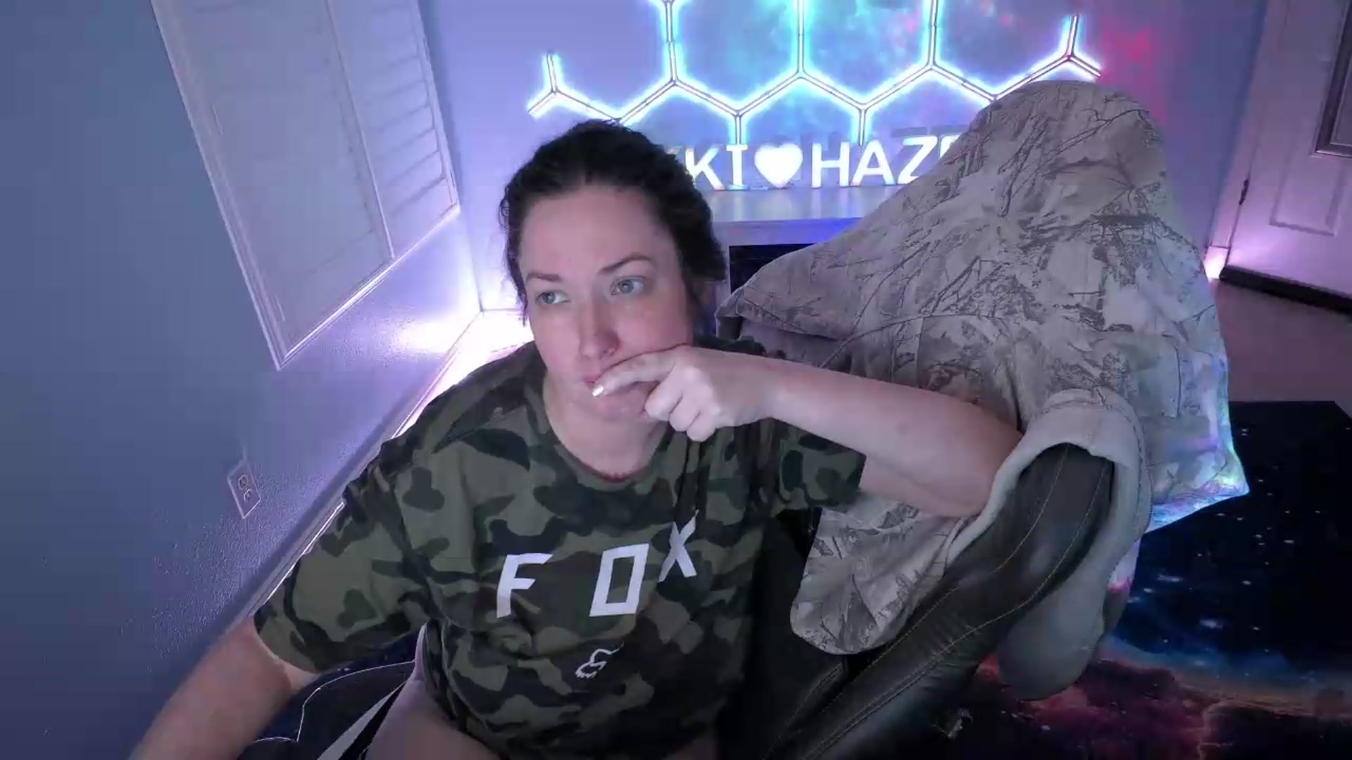 Gallery image thumbnail from nikki_haze's myfreecams stream on, 08/04/2026, 11:53 image 8 of 20