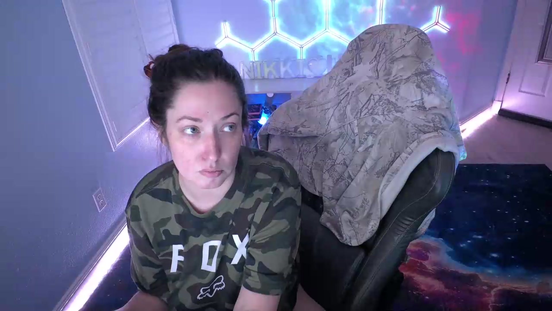 Gallery image thumbnail from nikki_haze's myfreecams stream on, 08/04/2026, 11:53 image 15 of 20