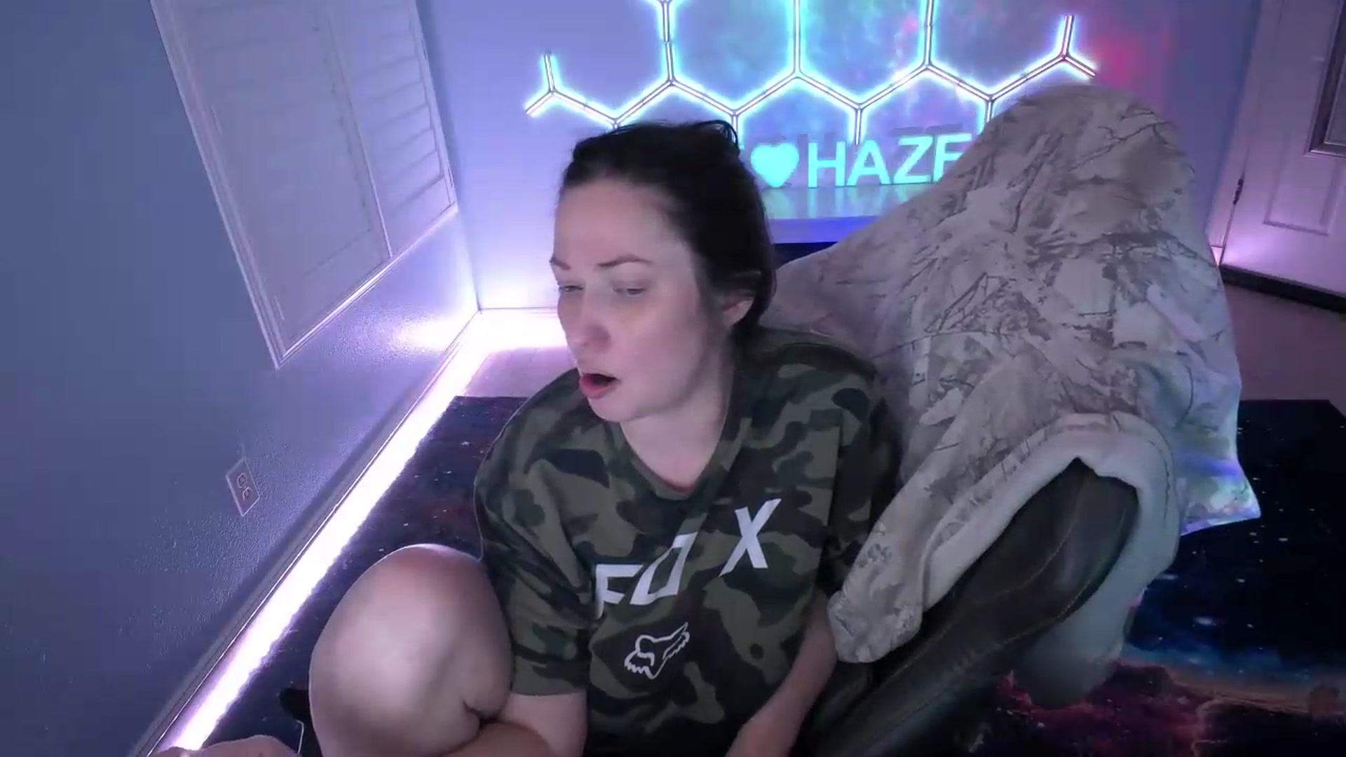 Gallery image thumbnail from nikki_haze's myfreecams stream on, 08/04/2026, 11:53 image 13 of 20