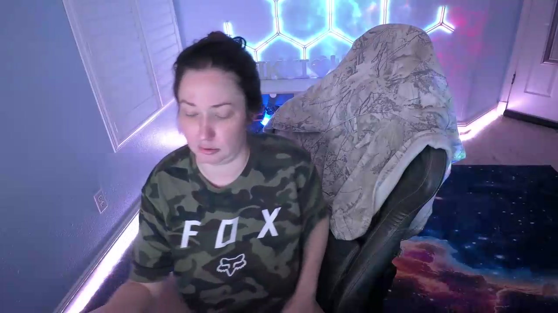 Gallery image thumbnail from nikki_haze's myfreecams stream on, 08/04/2026, 11:53 image 14 of 20