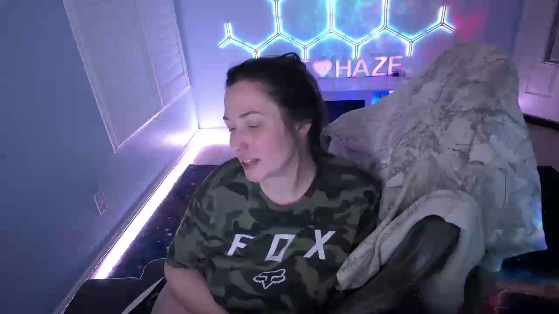 Gallery image thumbnail from nikki_haze's myfreecams stream on, 08/04/2026, 11:53 image 10 of 20