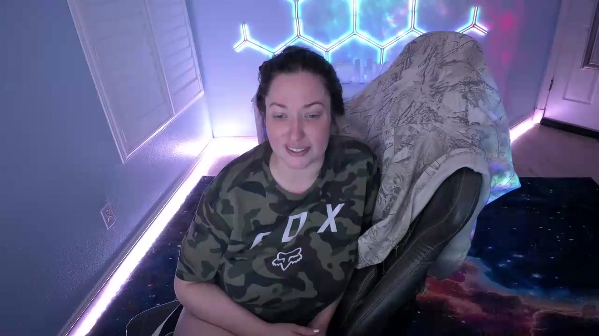 Gallery image thumbnail from nikki_haze's myfreecams stream on, 08/04/2026, 11:53 image 6 of 20