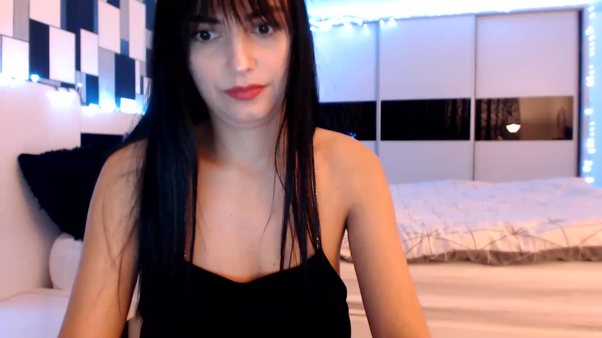 Gallery image thumbnail from nikki_sweet1's myfreecams stream on, 01/05/2023, 24:02 image 4 of 20
