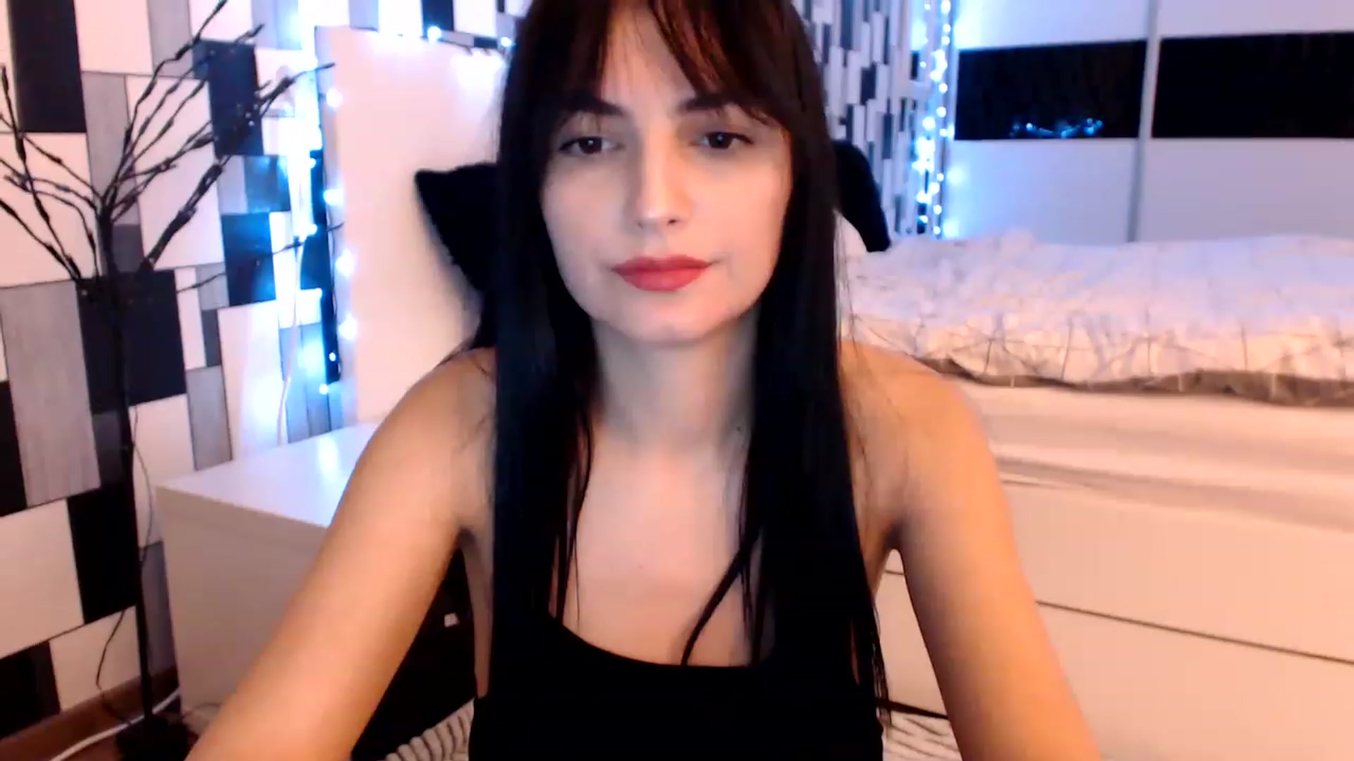 Gallery image thumbnail from nikki_sweet1's myfreecams stream on, 01/05/2023, 24:02 image 14 of 20