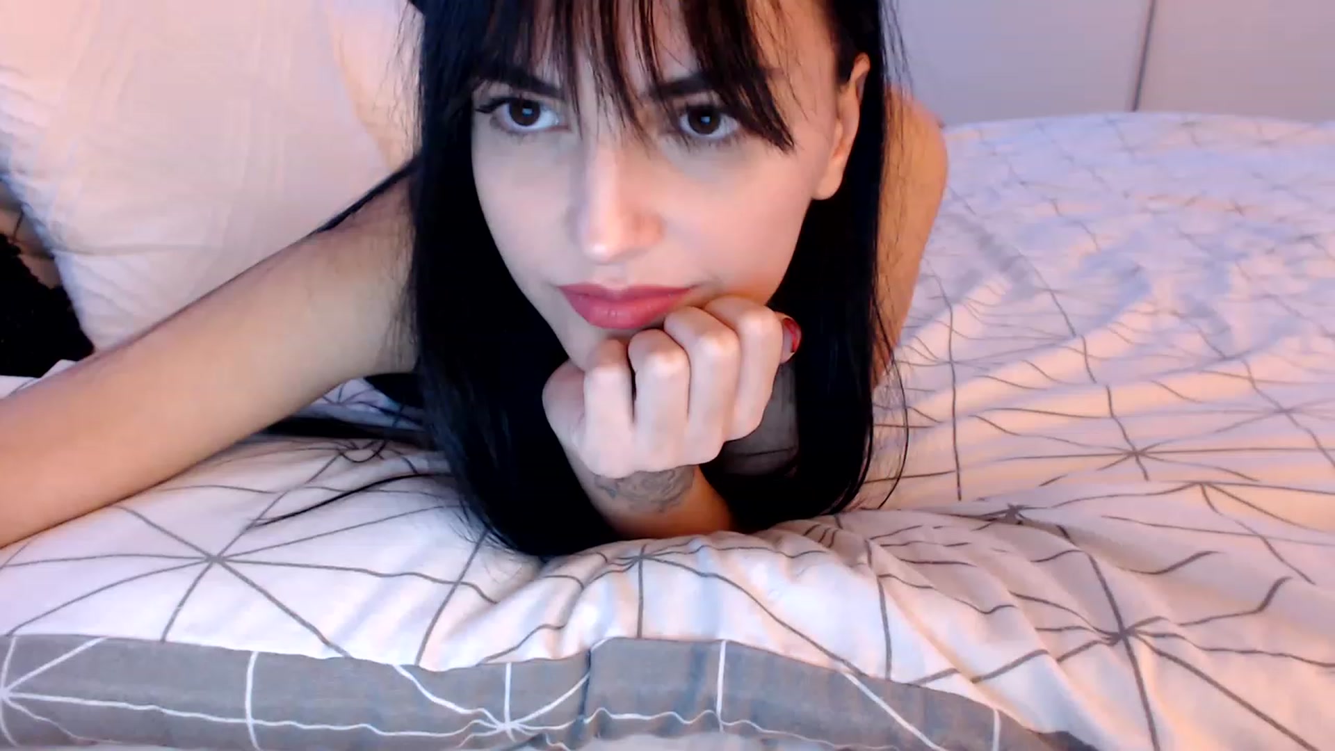 Gallery image thumbnail from nikki_sweet1's myfreecams stream on, 01/05/2023, 24:02 image 1 of 20