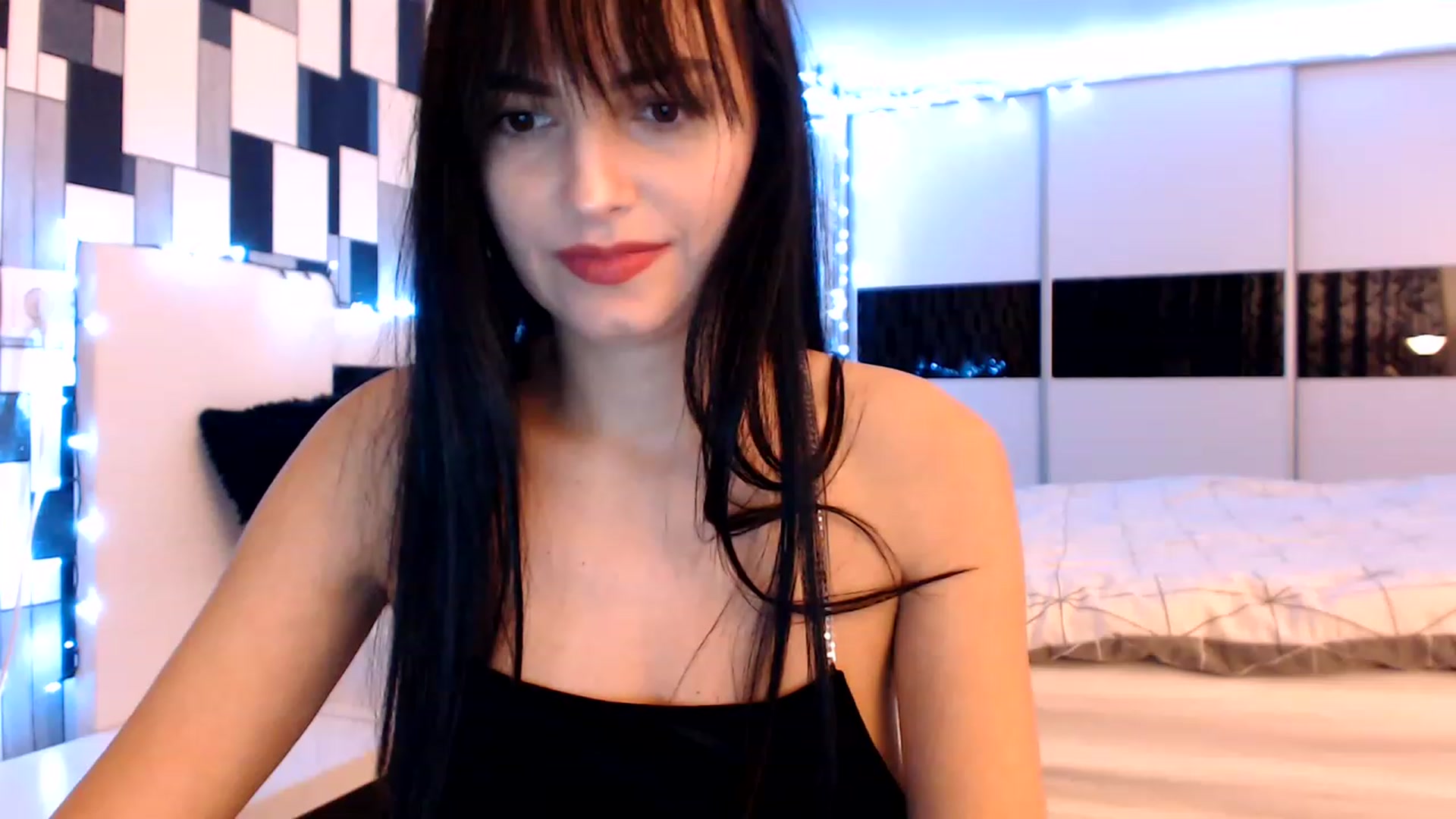 Gallery image thumbnail from nikki_sweet1's myfreecams stream on, 01/05/2023, 24:02 image 5 of 20