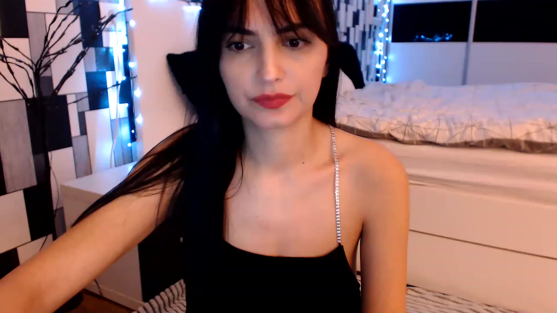 Gallery image thumbnail from nikki_sweet1's myfreecams stream on, 01/05/2023, 24:02 image 19 of 20