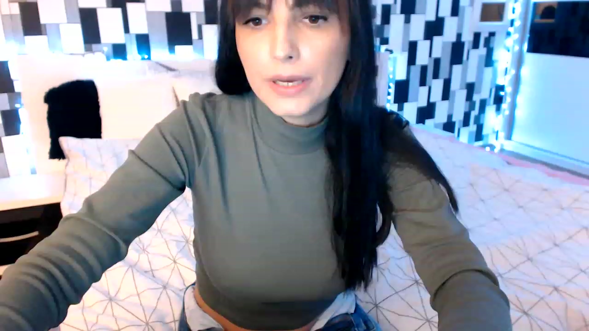Gallery image thumbnail from nikki_sweet1's myfreecams stream on, 02/01/2023, 23:56 image 10 of 20