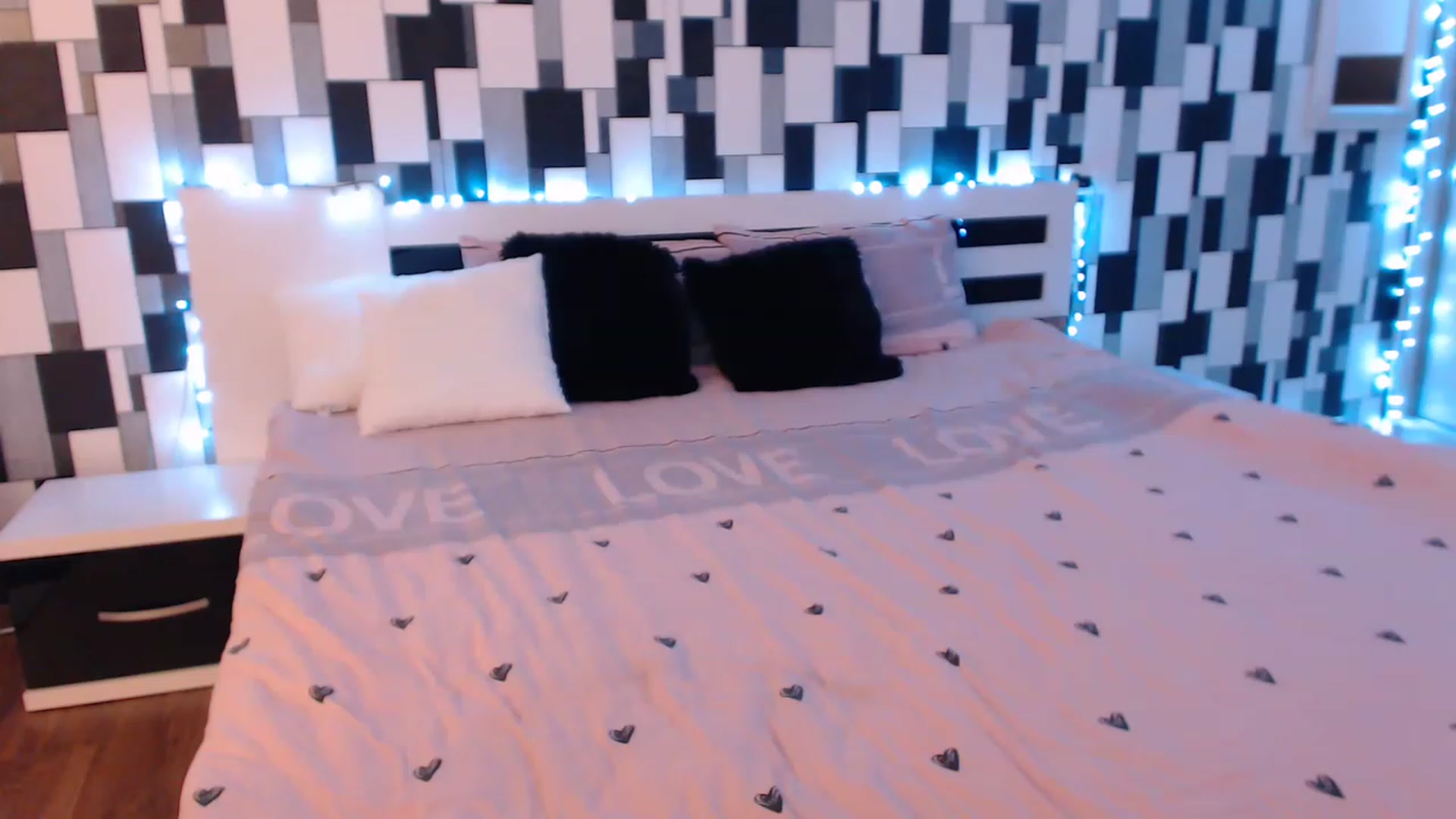 Gallery image thumbnail from nikki_sweet1's myfreecams stream on, 03/03/2023, 01:34 image 20 of 20