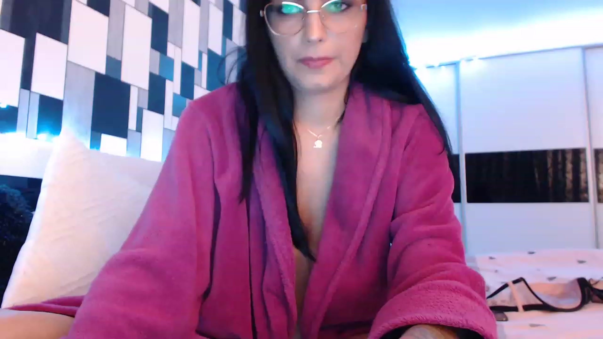 Gallery image thumbnail from nikki_sweet1's myfreecams stream on, 03/06/2023, 01:31 image 18 of 20