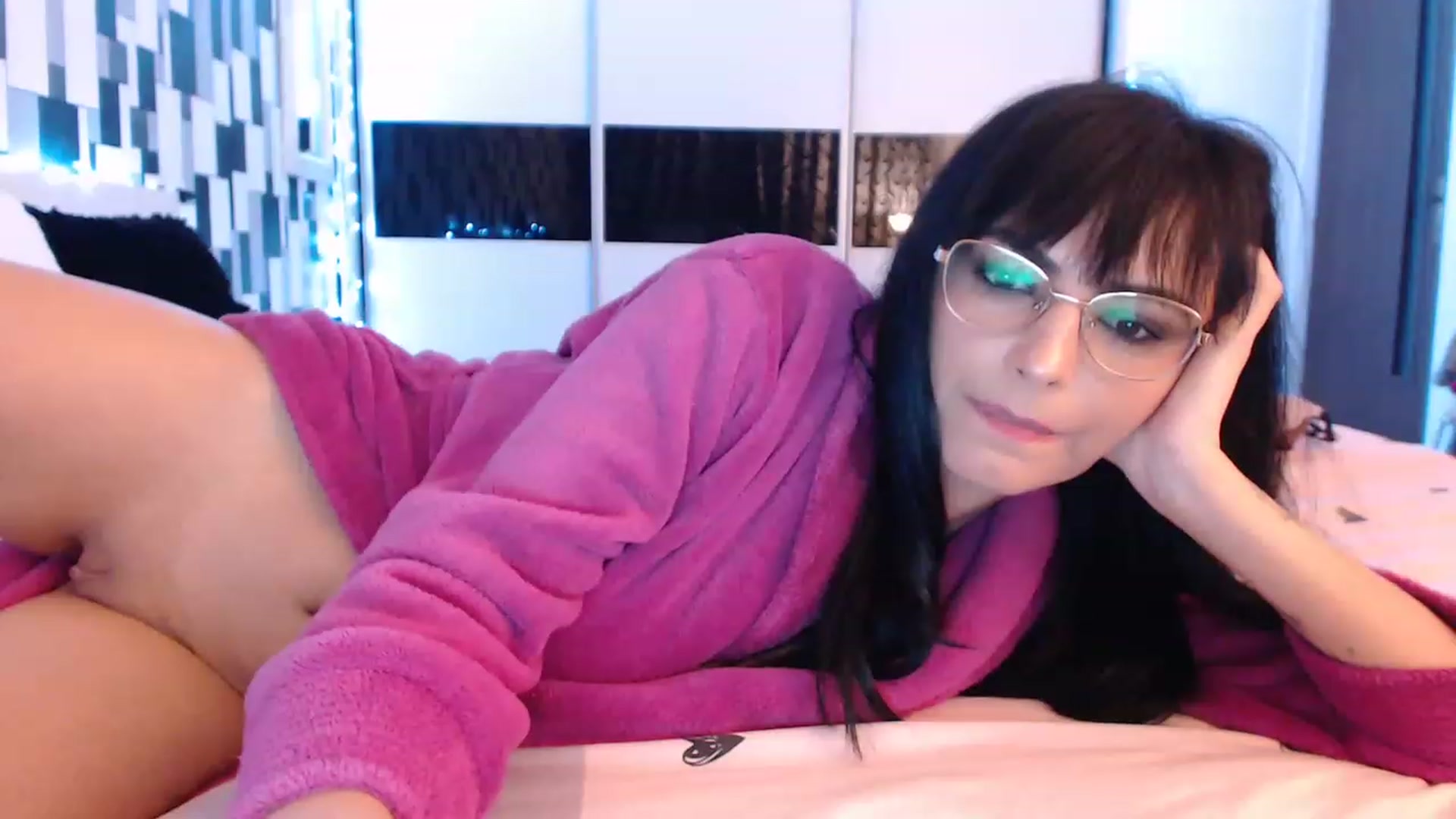 Gallery image thumbnail from nikki_sweet1's myfreecams stream on, 03/06/2023, 03:28 image 5 of 20
