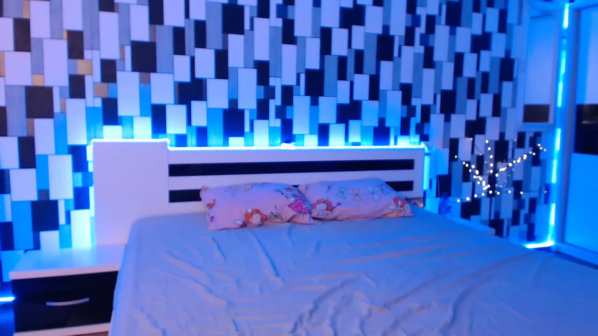 Gallery image thumbnail from nikki_sweet1's myfreecams stream on, 04/12/2023, 22:12 image 13 of 20