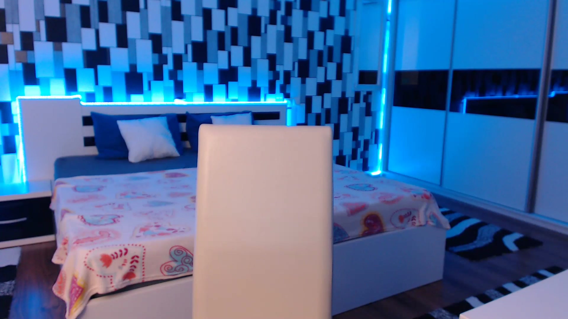 Gallery image thumbnail from nikki_sweet1's myfreecams stream on, 07/19/2023, 23:45 image 15 of 20