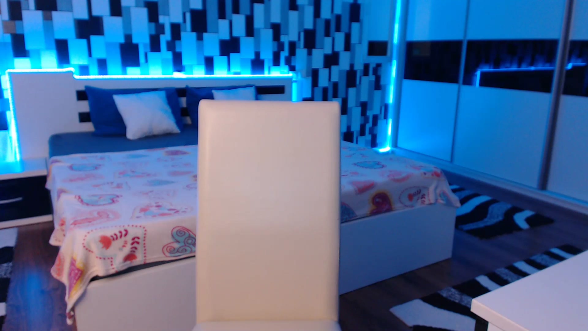 Gallery image thumbnail from nikki_sweet1's myfreecams stream on, 07/19/2023, 23:45 image 5 of 20
