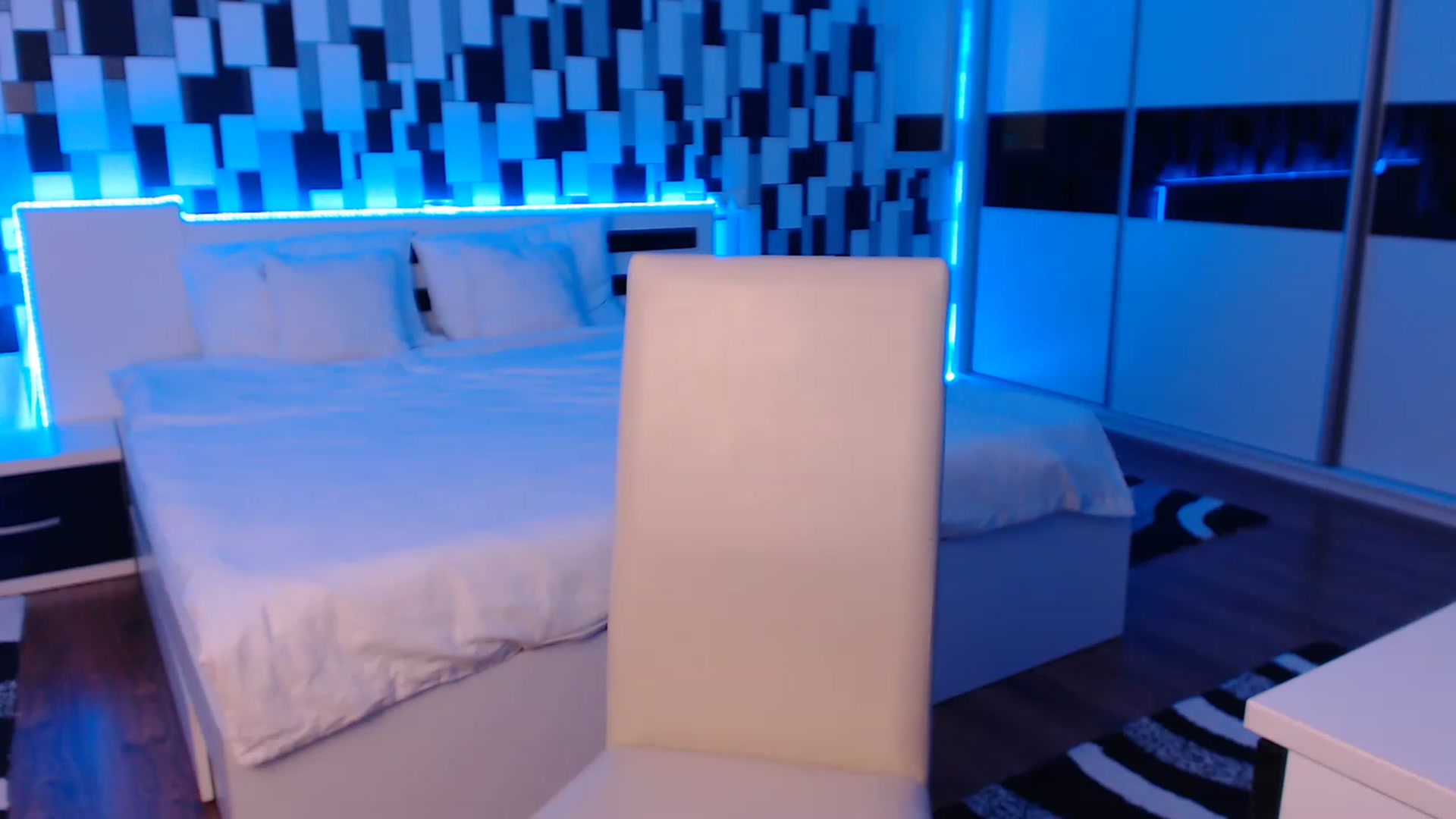 Gallery image thumbnail from nikki_sweet1's myfreecams stream on, 07/27/2023, 23:13 image 9 of 20