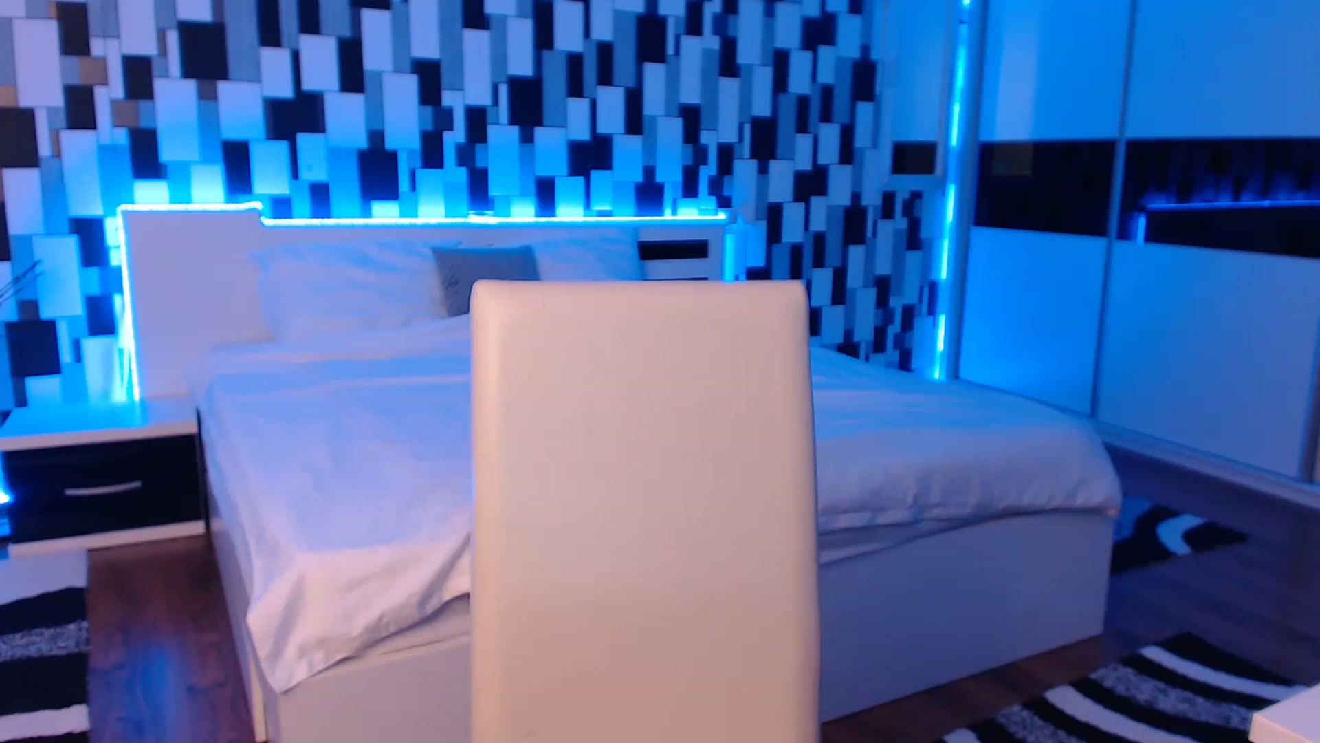 Gallery image thumbnail from nikki_sweet1's myfreecams stream on, 08/10/2023, 22:53 image 3 of 20