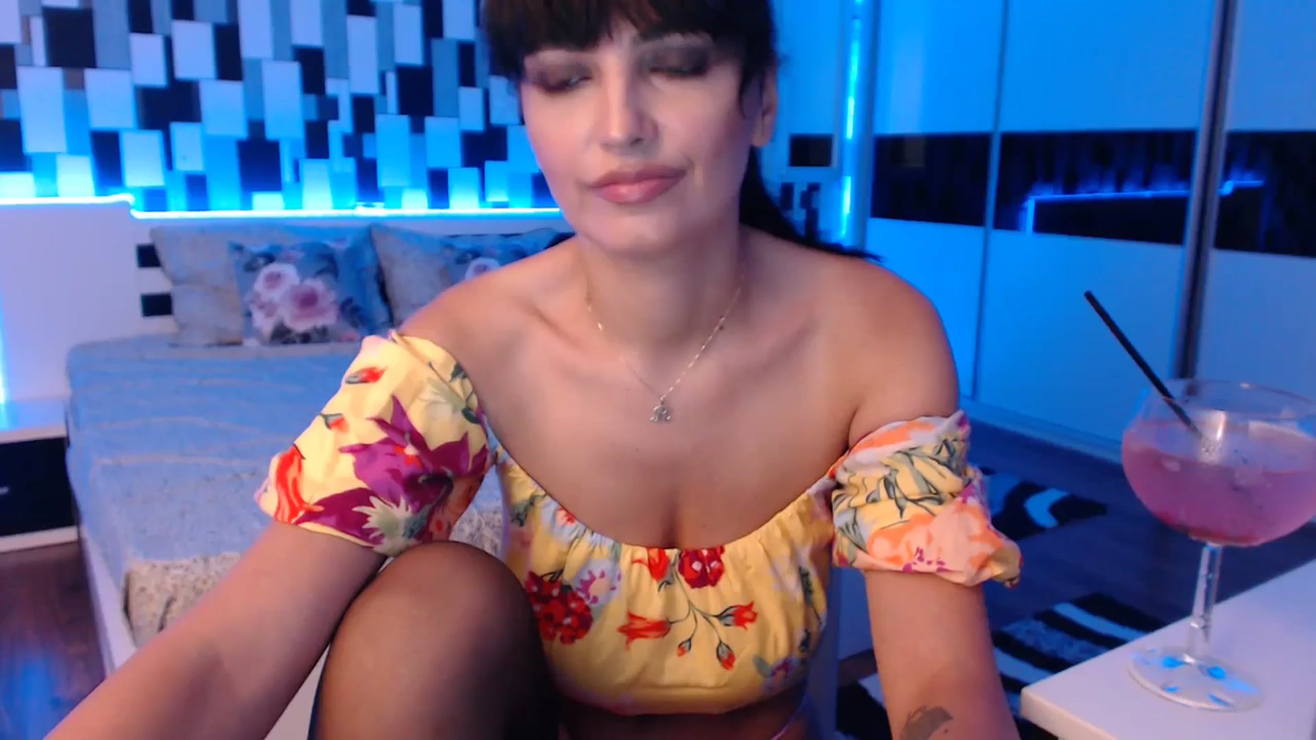Gallery image thumbnail from nikki_sweet1's myfreecams stream on, 08/21/2023, 19:17 image 18 of 20