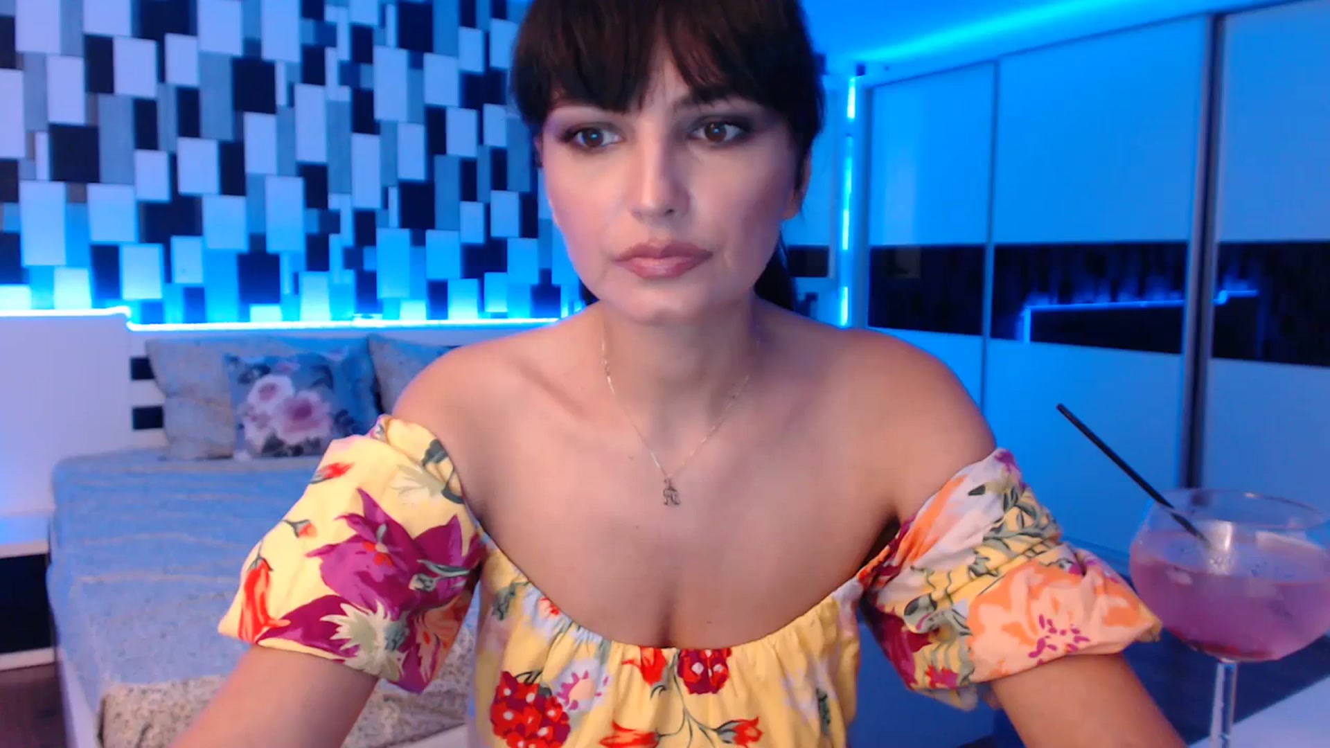 Gallery image thumbnail from nikki_sweet1's myfreecams stream on, 08/21/2023, 19:17 image 13 of 20