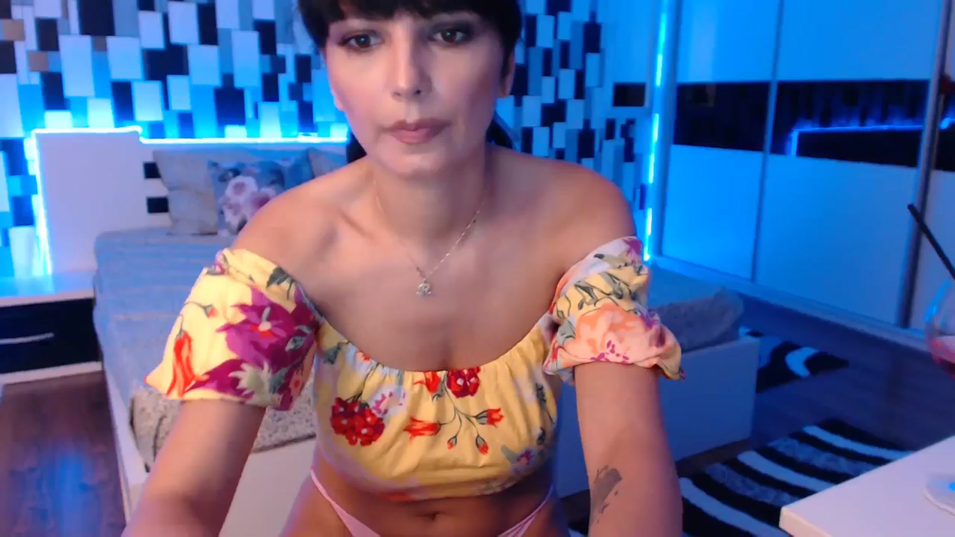 Gallery image thumbnail from nikki_sweet1's myfreecams stream on, 08/21/2023, 21:02 image 9 of 20