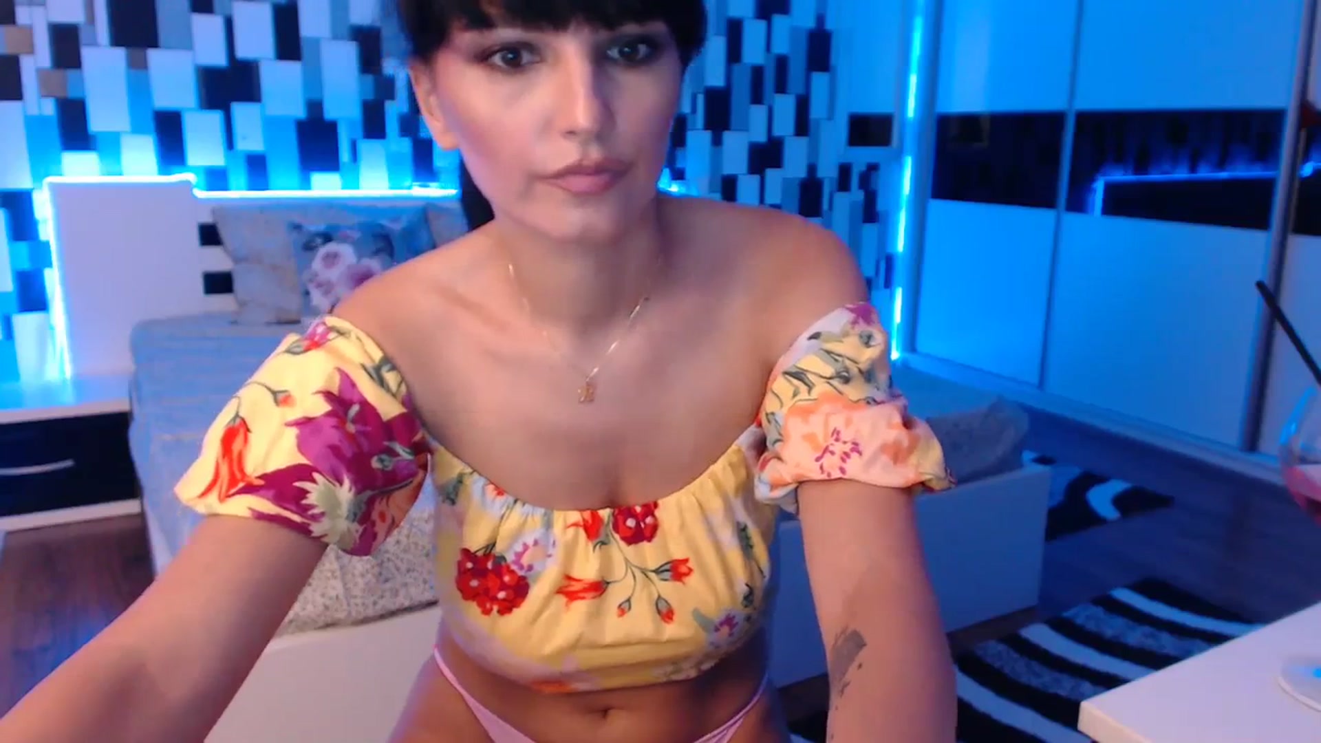 Gallery image thumbnail from nikki_sweet1's myfreecams stream on, 08/21/2023, 21:02 image 14 of 20