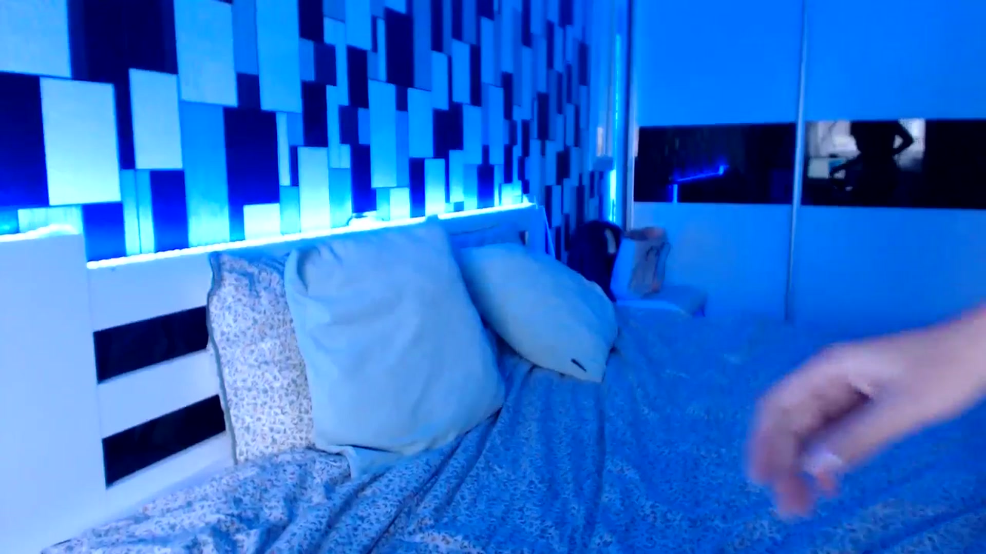 Gallery image thumbnail from nikki_sweet1's myfreecams stream on, 11/10/2025, 10:21 image 13 of 20