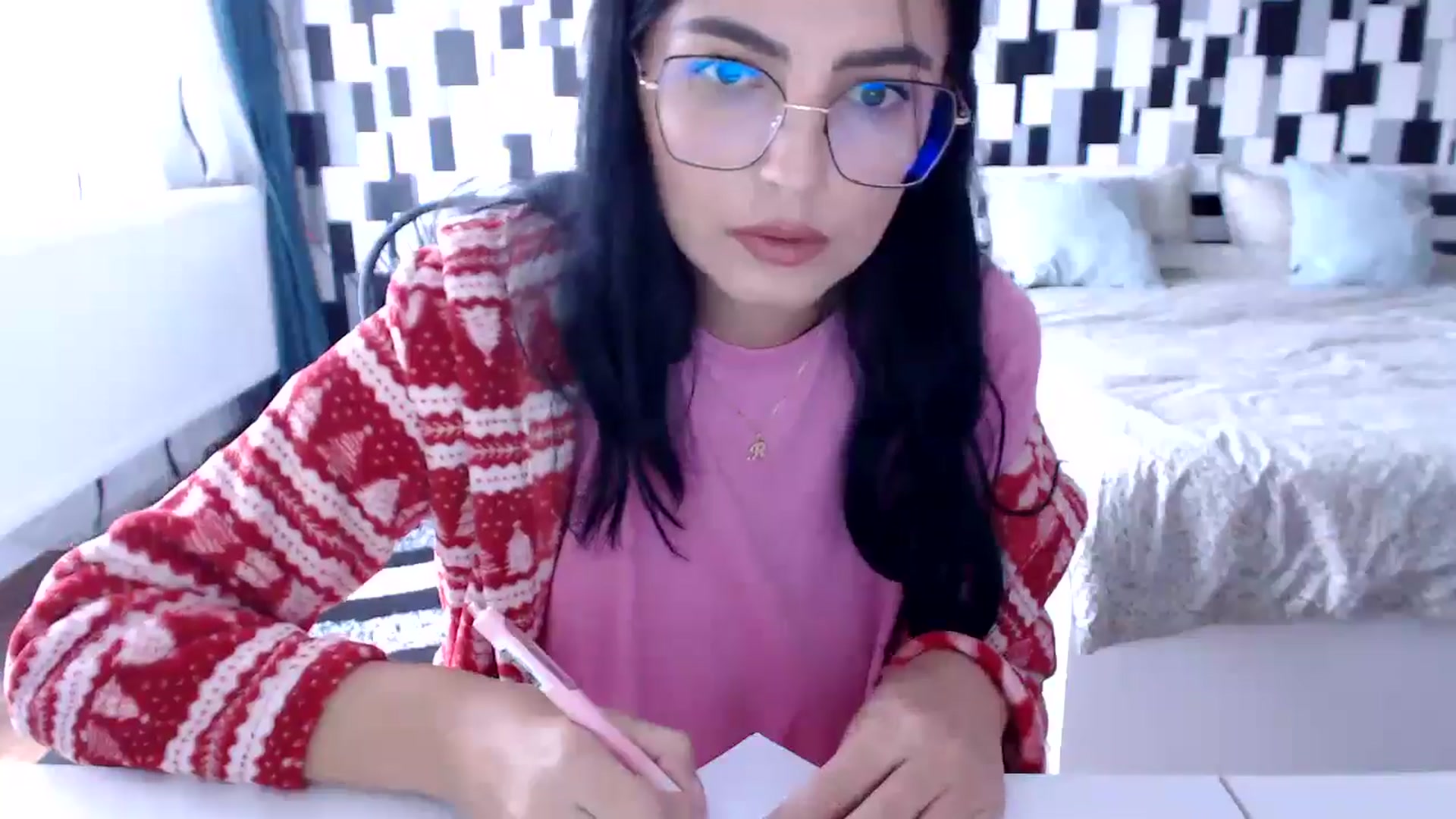 Gallery image thumbnail from nikki_sweet1's myfreecams stream on, 11/15/2025, 12:00 image 19 of 20