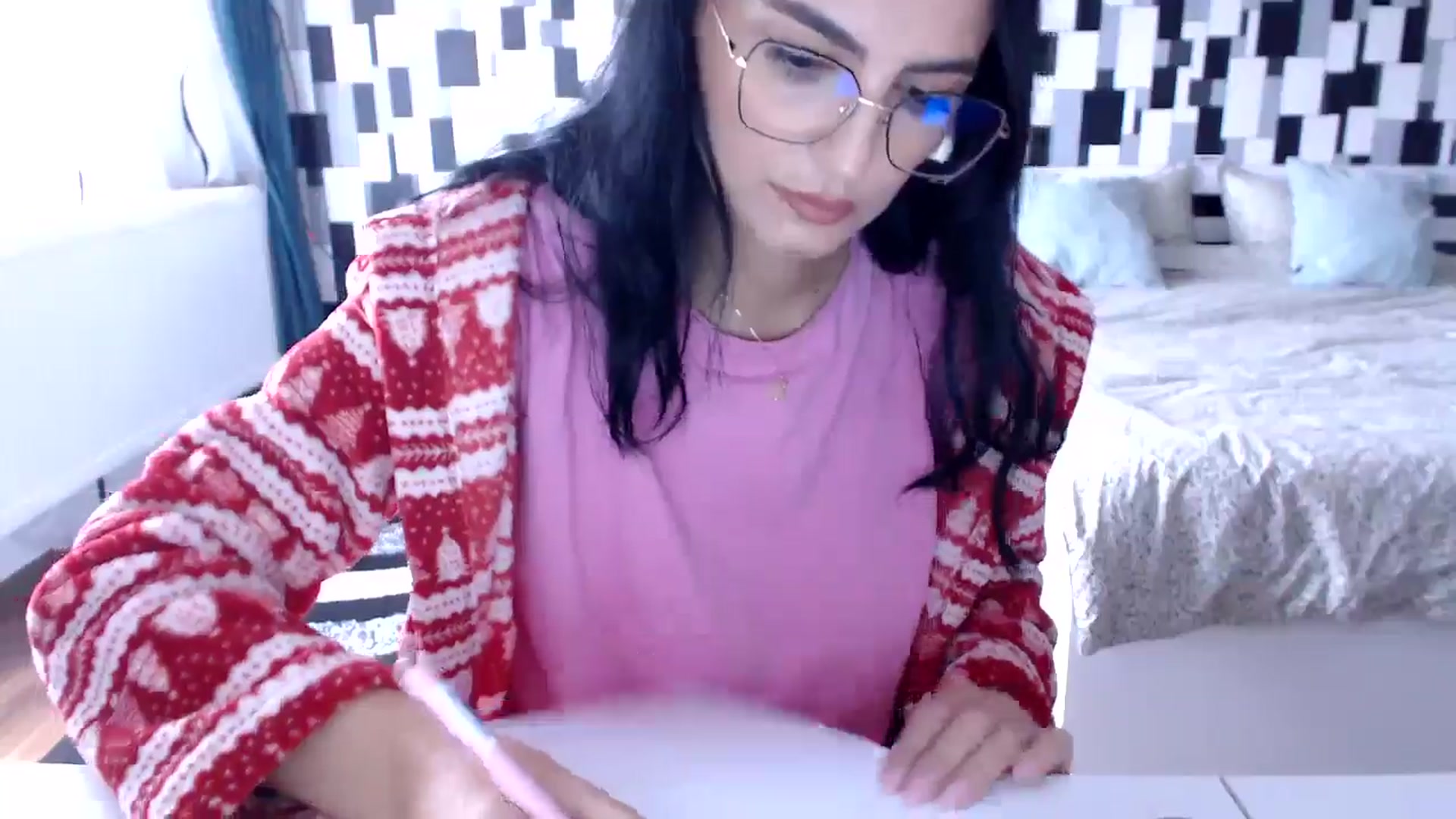 Gallery image thumbnail from nikki_sweet1's myfreecams stream on, 11/15/2025, 12:00 image 5 of 20