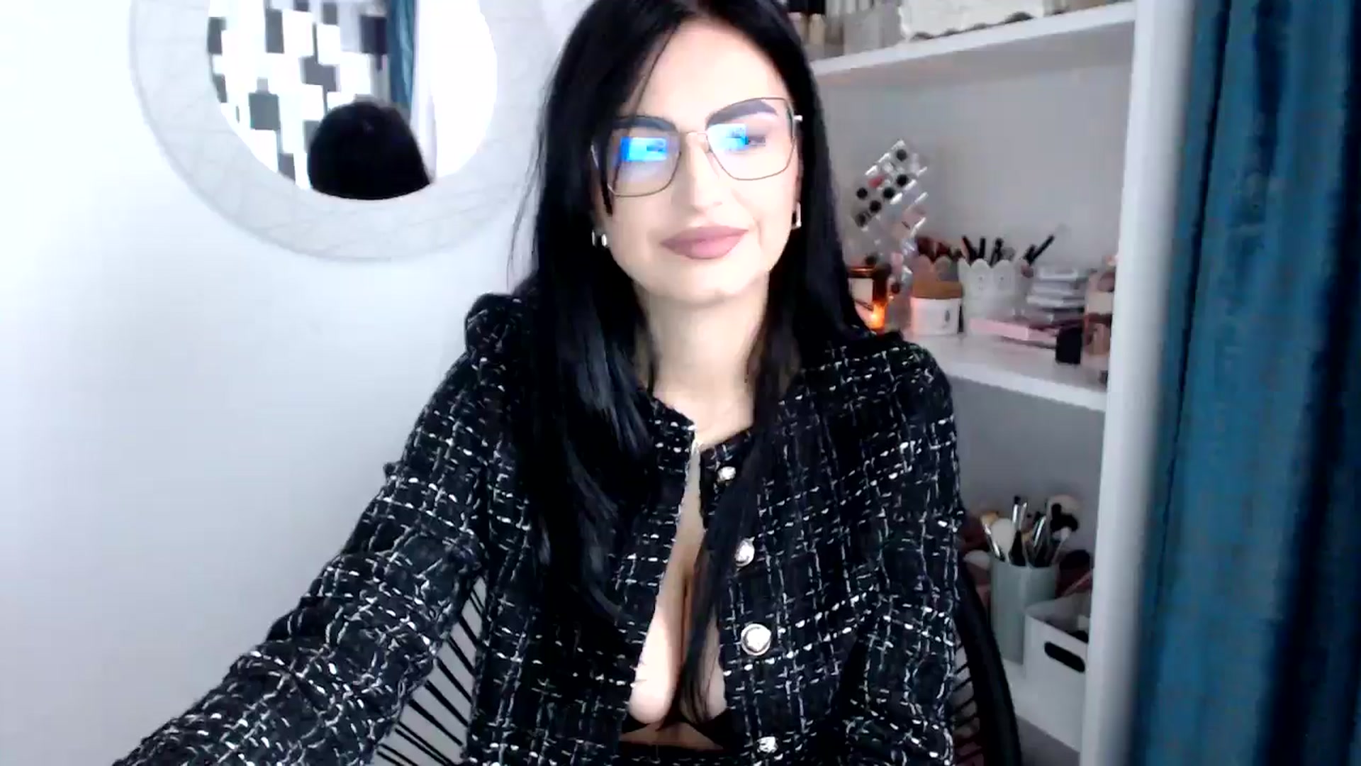 Gallery image thumbnail from nikki_sweet1's myfreecams stream on, 11/18/2025, 10:03 image 10 of 20
