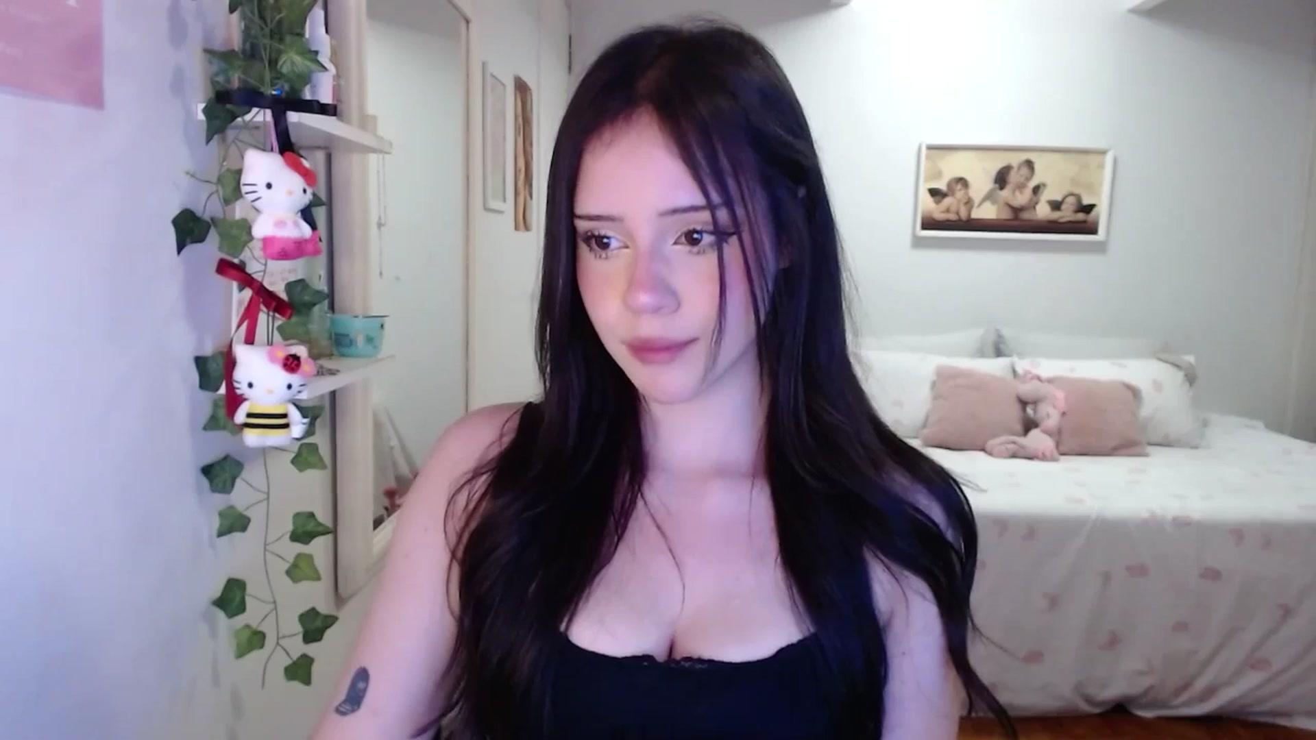 Gallery image thumbnail from nnina's myfreecams stream on, 09/01/2025, 08:45 image 17 of 20
