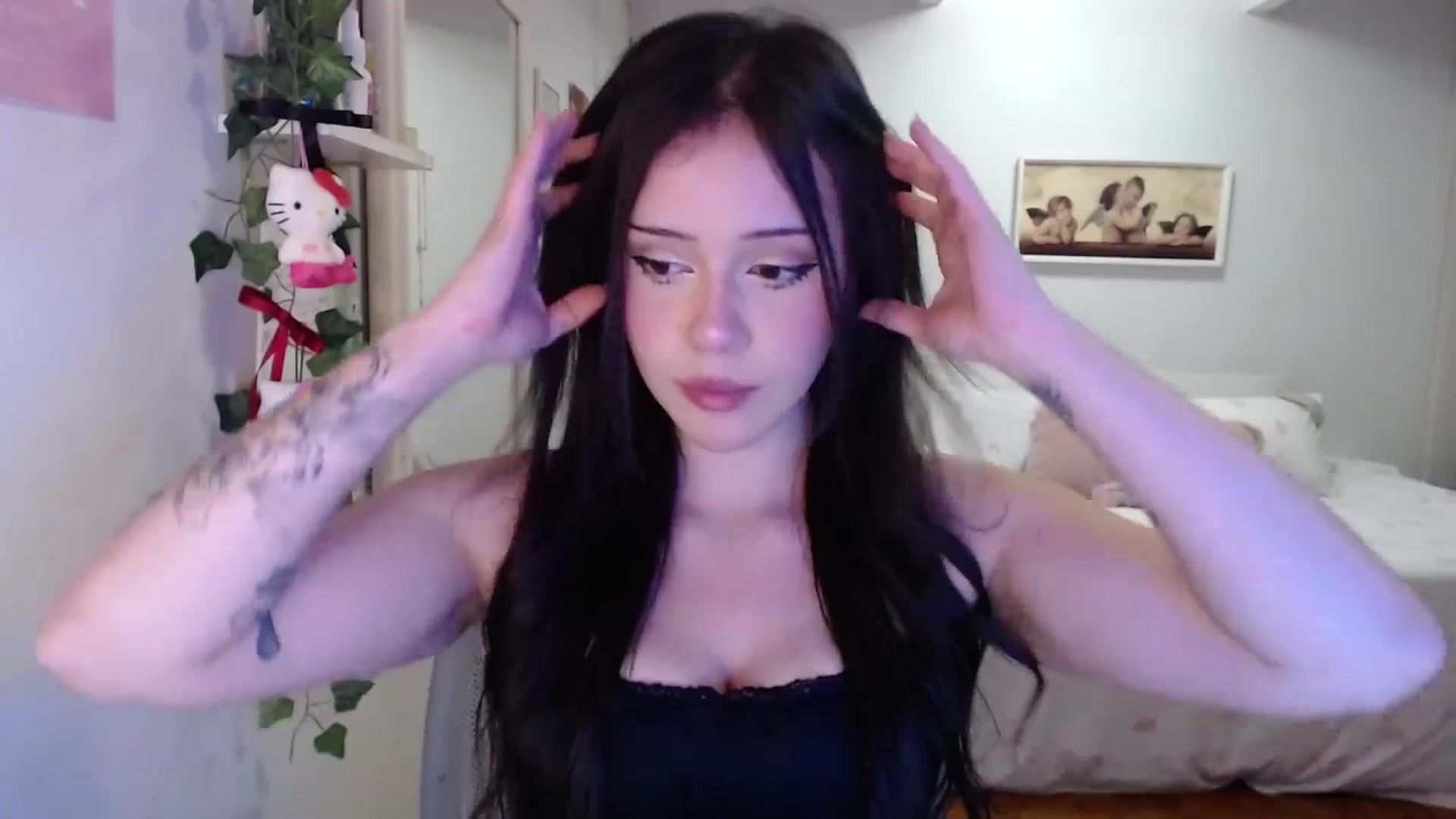Gallery image thumbnail from nnina's myfreecams stream on, 09/01/2025, 08:45 image 16 of 20