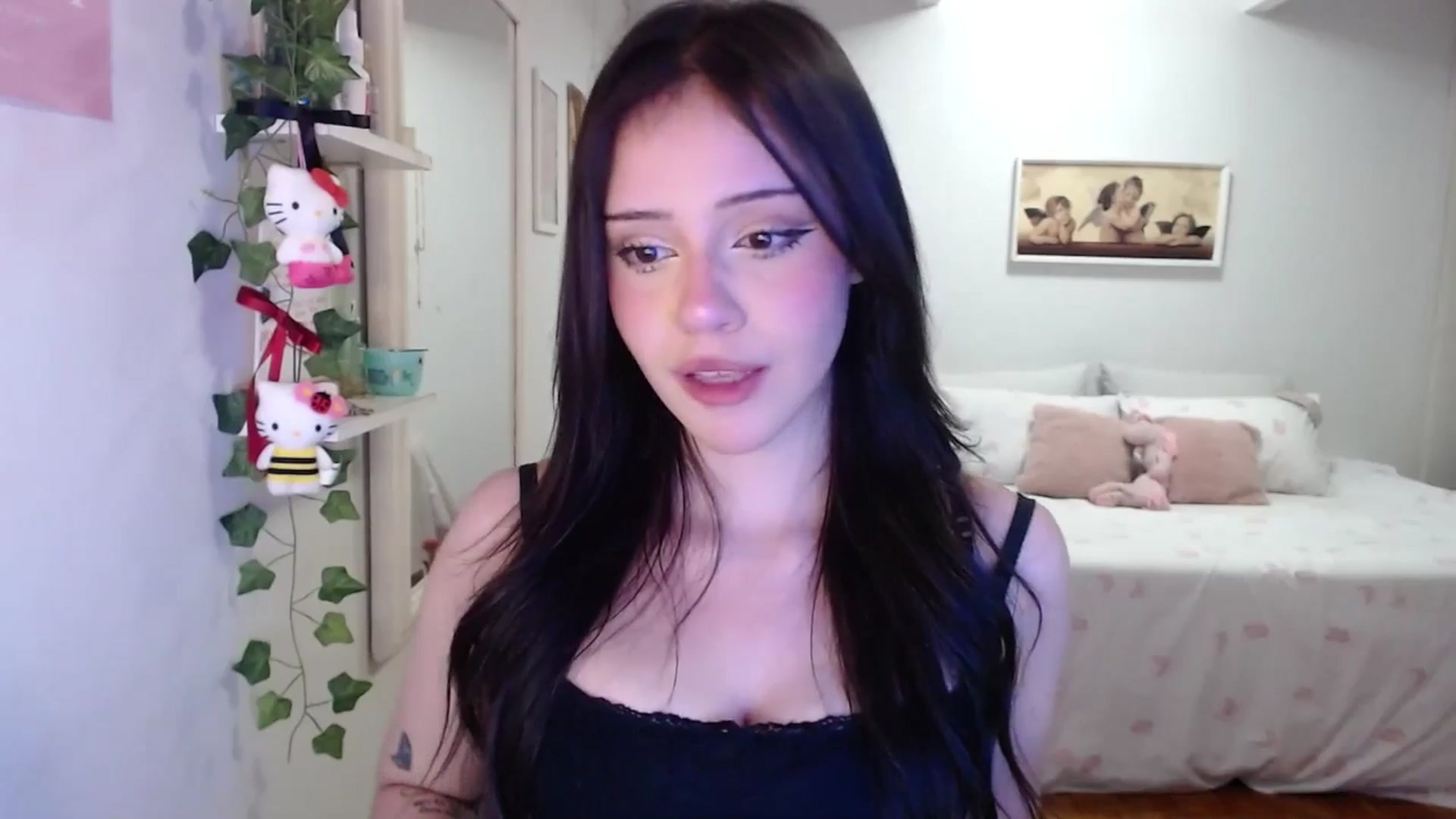 Gallery image thumbnail from nnina's myfreecams stream on, 09/01/2025, 11:37 image 2 of 20