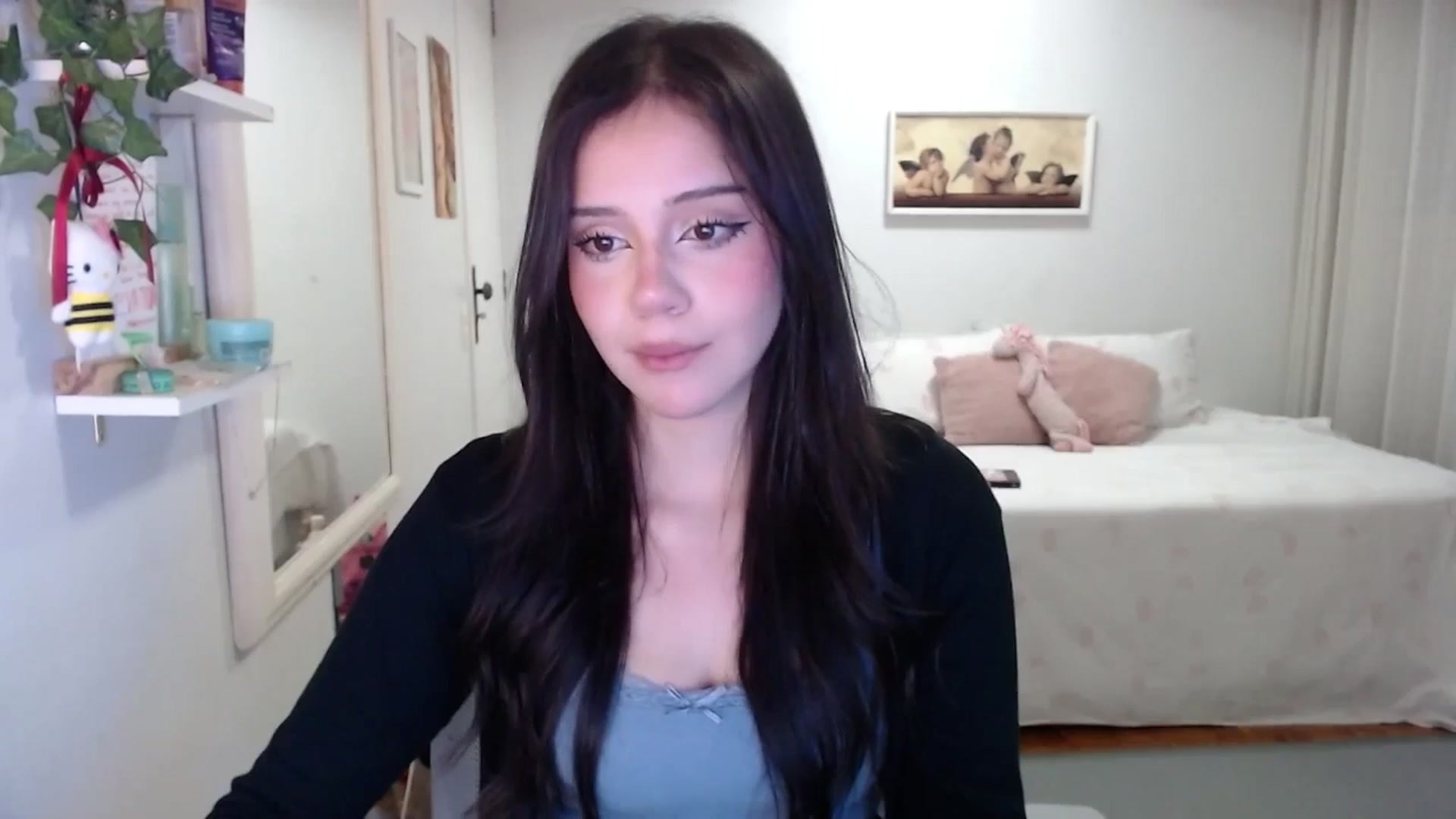 Gallery image thumbnail from nnina's myfreecams stream on, 10/19/2025, 09:03 image 15 of 20